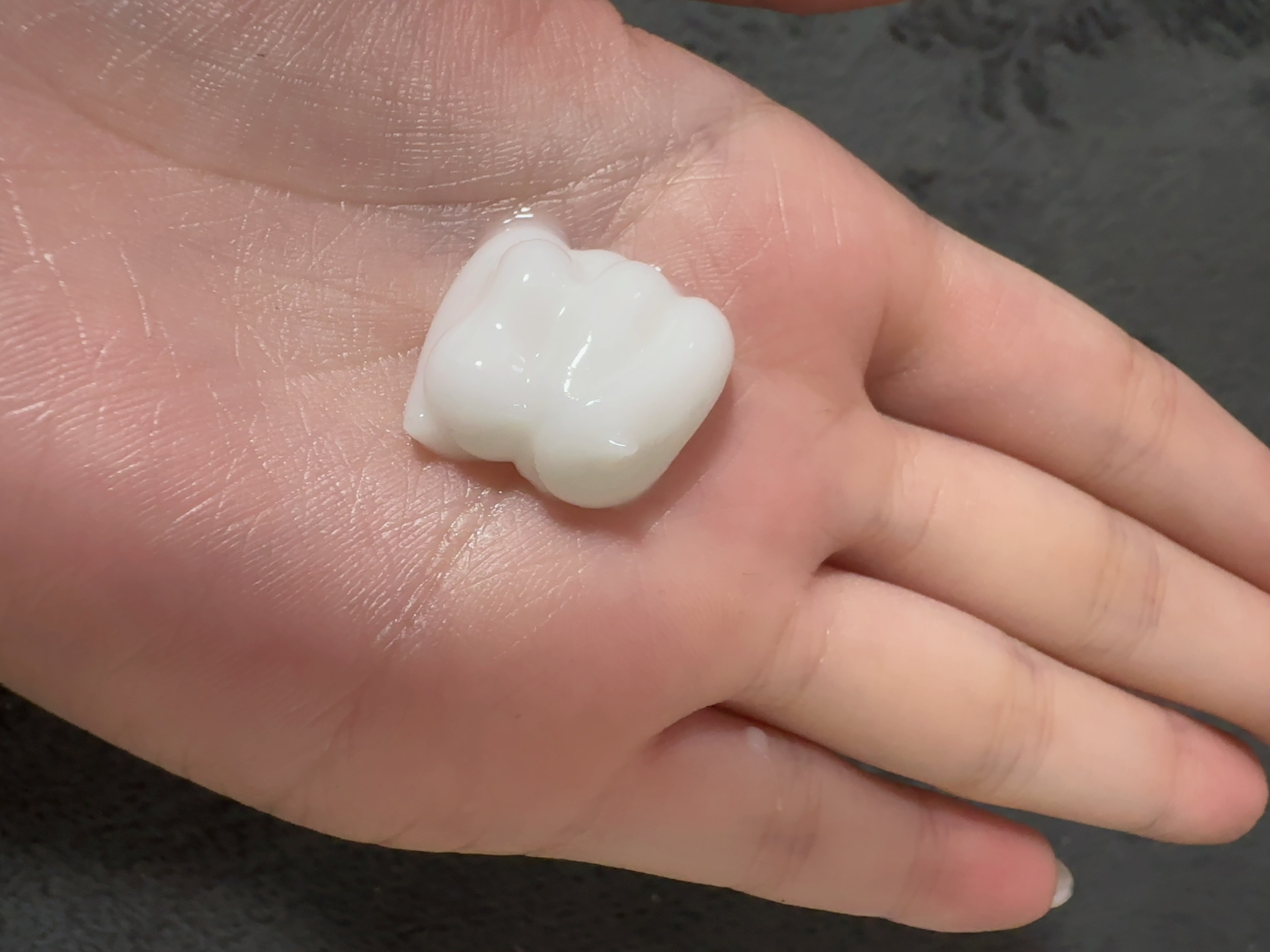 コントロールプロテイン ナイトケアセラム/ulumee/アウトバストリートメントを使ったクチコミ（3枚目）