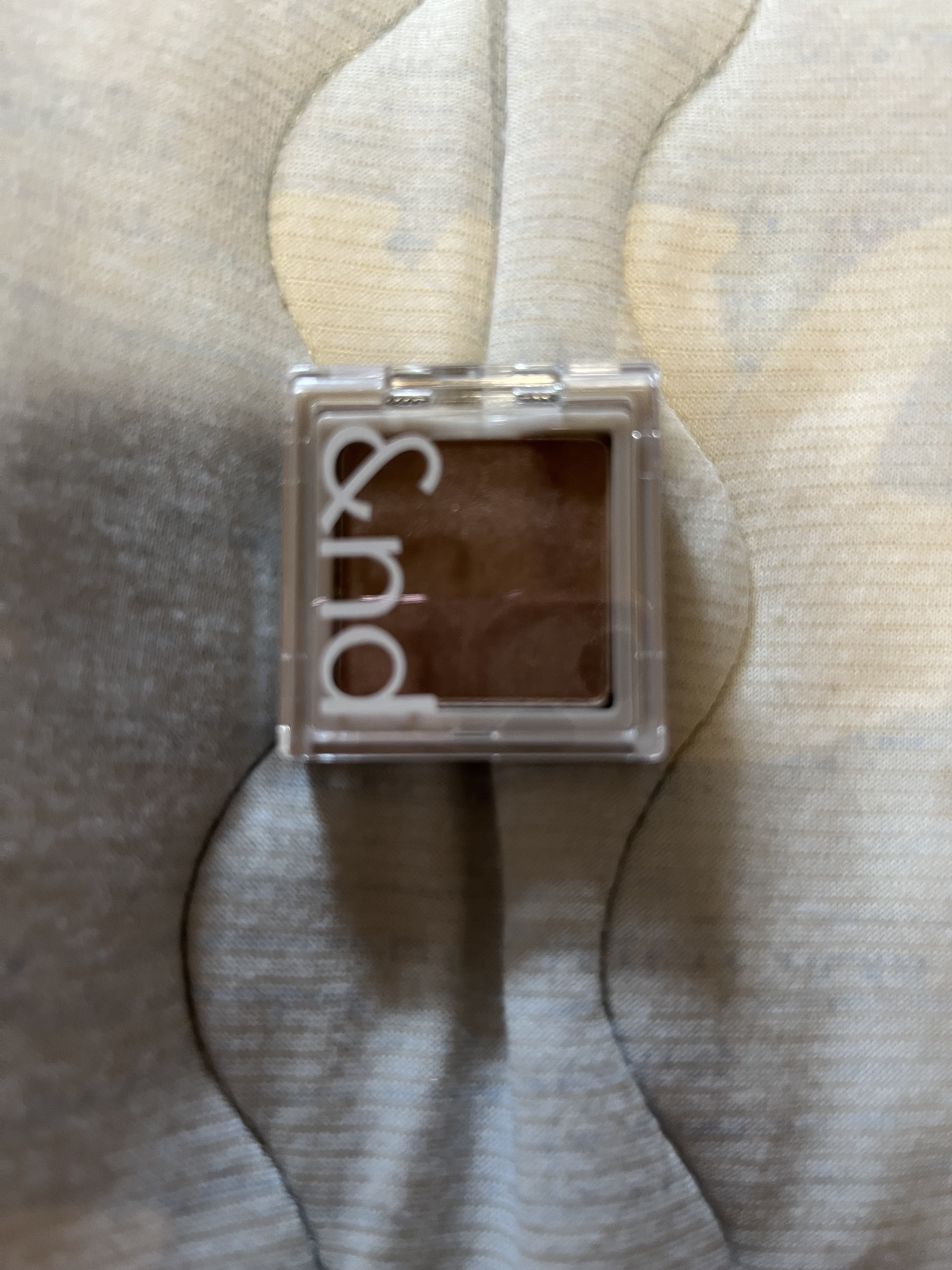 メロウタッチシングルアイシャドウ SH03 Sweet Chestnut/&nd by rom&nd/単色アイシャドウを使ったクチコミ（2枚目）