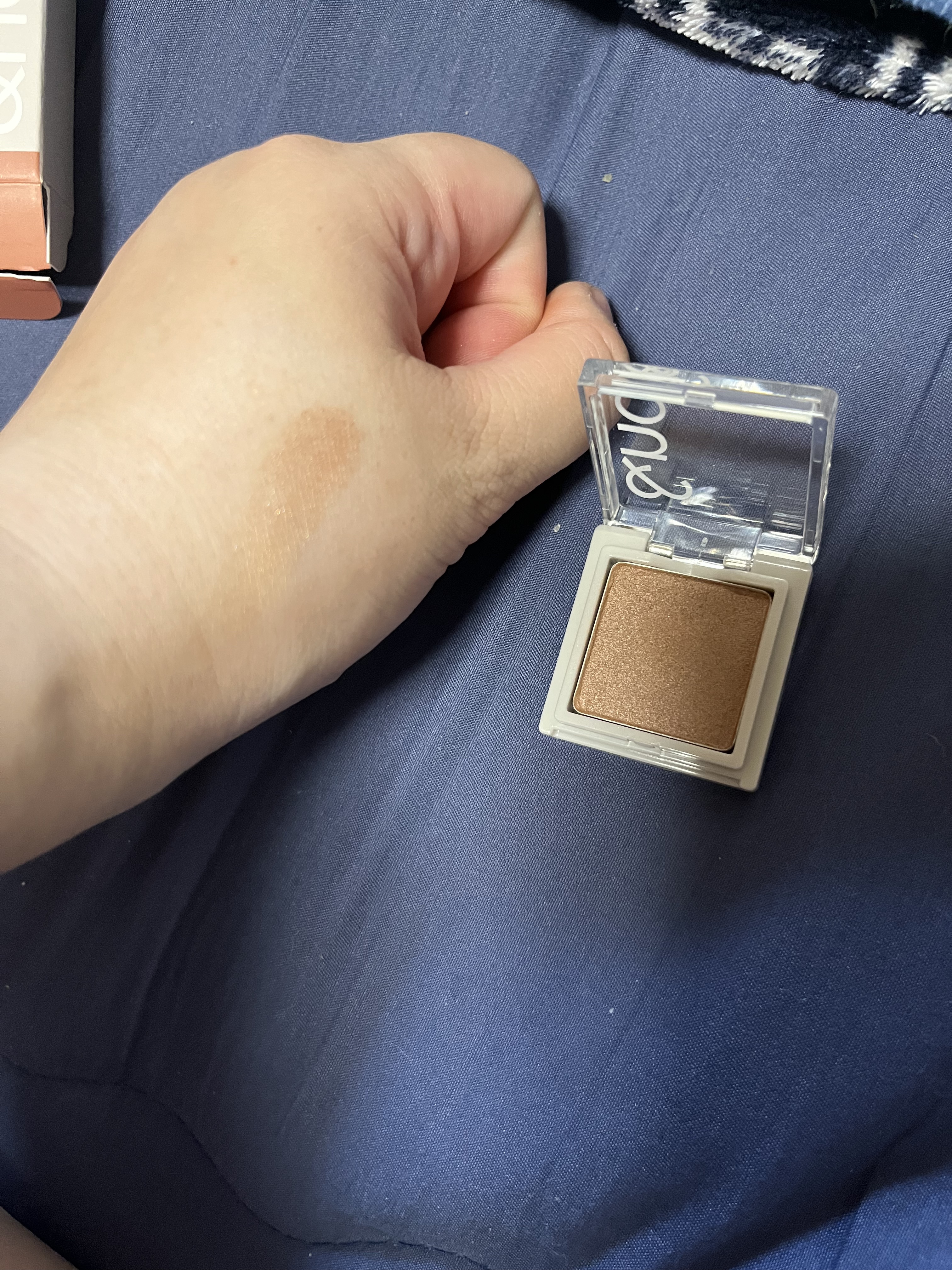 メロウタッチシングルアイシャドウ SH03 Sweet Chestnut/&nd by rom&nd/単色アイシャドウを使ったクチコミ（3枚目）