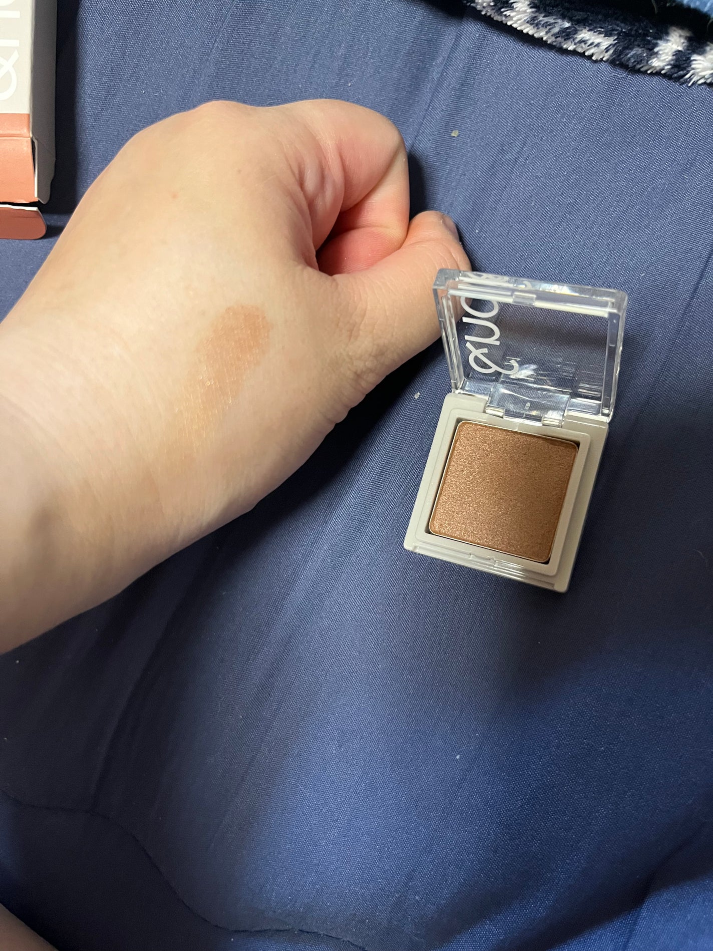 メロウタッチシングルアイシャドウ/&nd by rom&nd/単色アイシャドウを使ったクチコミ(3枚目)