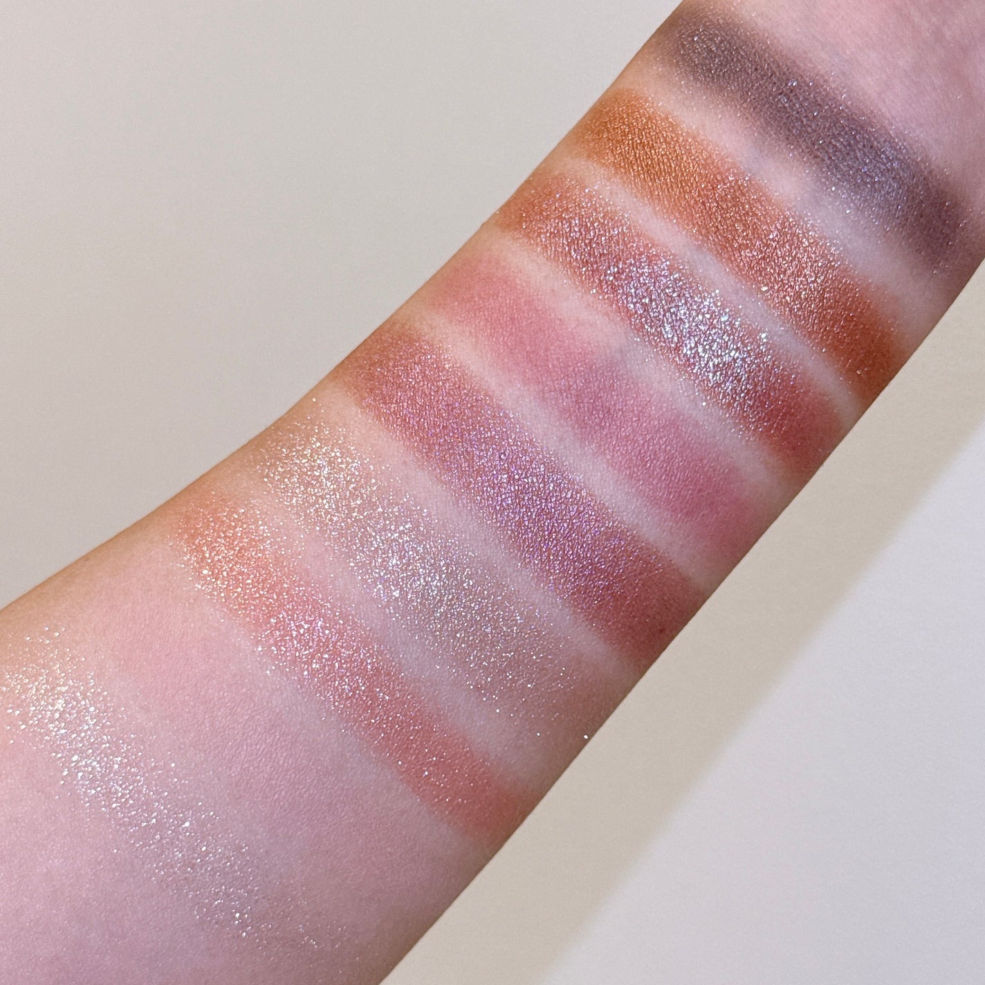 牡丹鏤月浮雕 百鳥朝鳳/花西子/アイシャドウパレットを使ったクチコミ(5枚目)