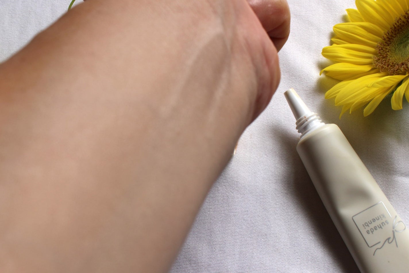 素肌記念日 薬用スキンケアコンシーラー ACホワイト【医薬部外品】/素肌記念日/クリームコンシーラーを使ったクチコミ(5枚目)