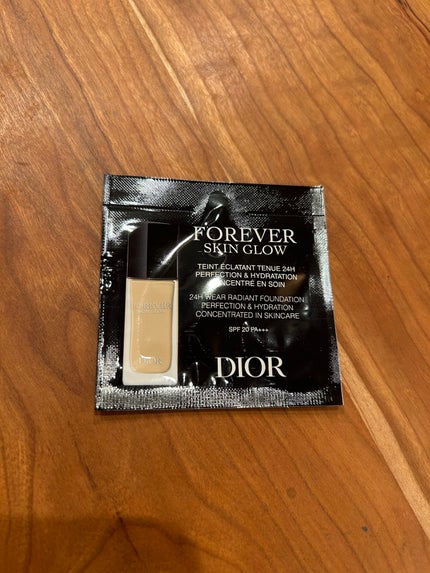 Dior ディオールスキン フォーエヴァー フルイド グロウのクチコミ「美容液86%✨肌への負担が少ない🥹🫶
🌼よかったところ
•カバー力があるけどナチュラル
•厚.....」(1枚目)