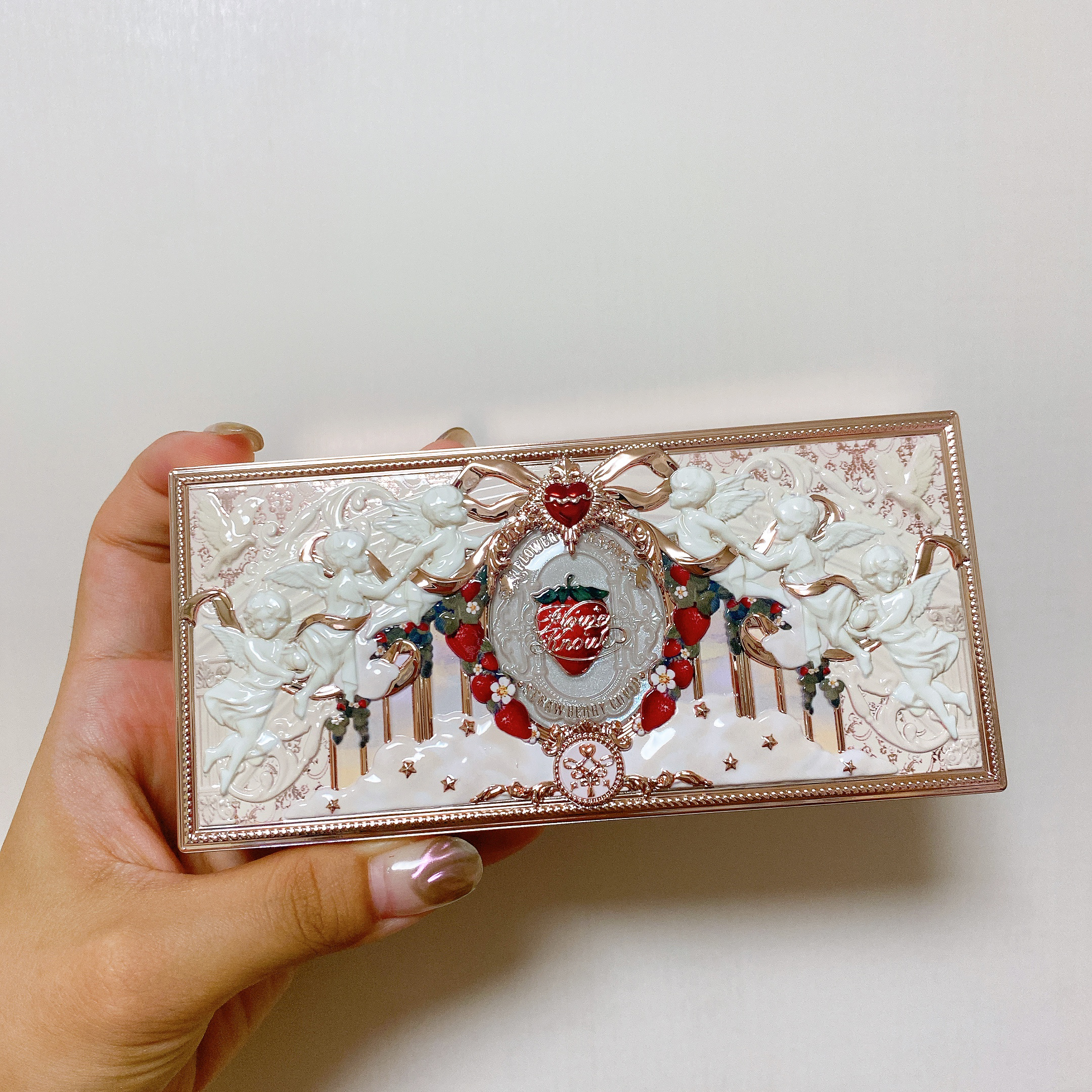 ストロベリーキューピッドコレクション メイクアップパレット 01 HoneyCanelé/FlowerKnows/アイシャドウパレットを使ったクチコミ（3枚目）