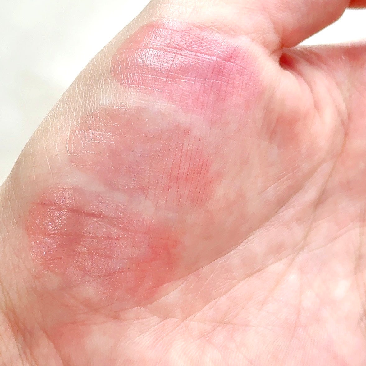 ラスターヴェールルージュ/キャンメイク/口紅を使ったクチコミ(3枚目)