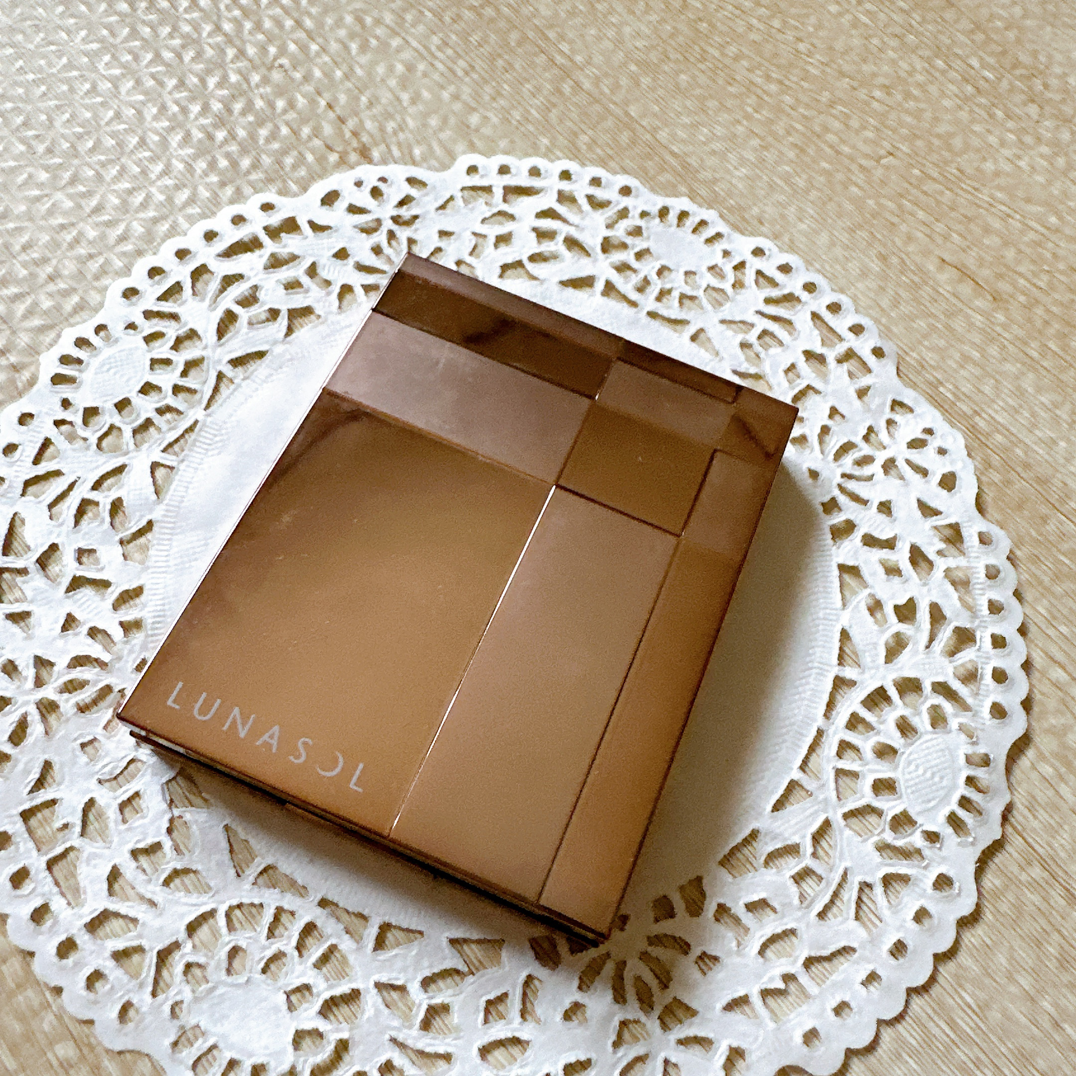 スキンモデリングアイズ/LUNASOL/アイシャドウパレットを使ったクチコミ（2枚目）