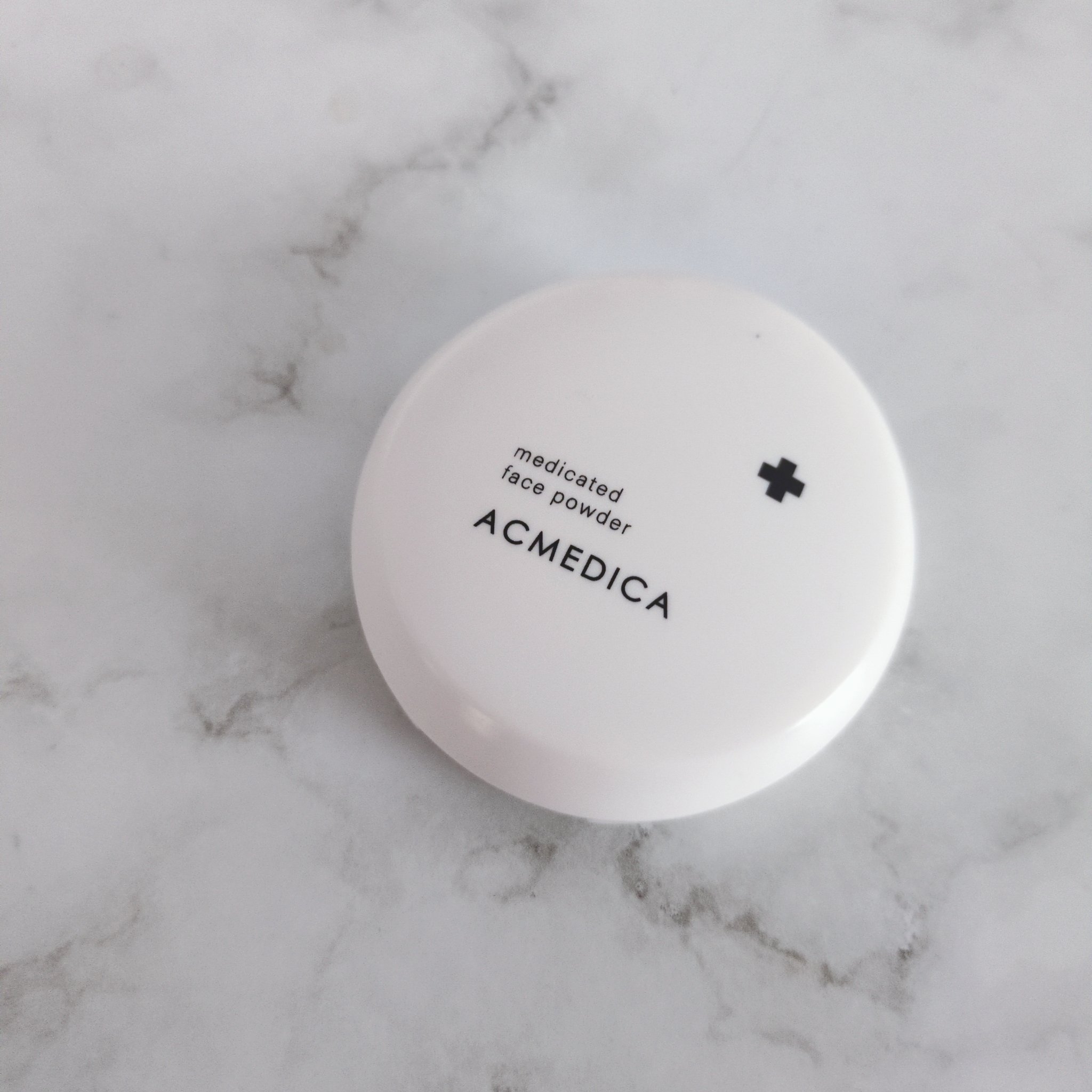 アクメディカ 薬用 フェイスパウダー クリア N/ナリスアップ/プレストパウダーを使ったクチコミ（1枚目）