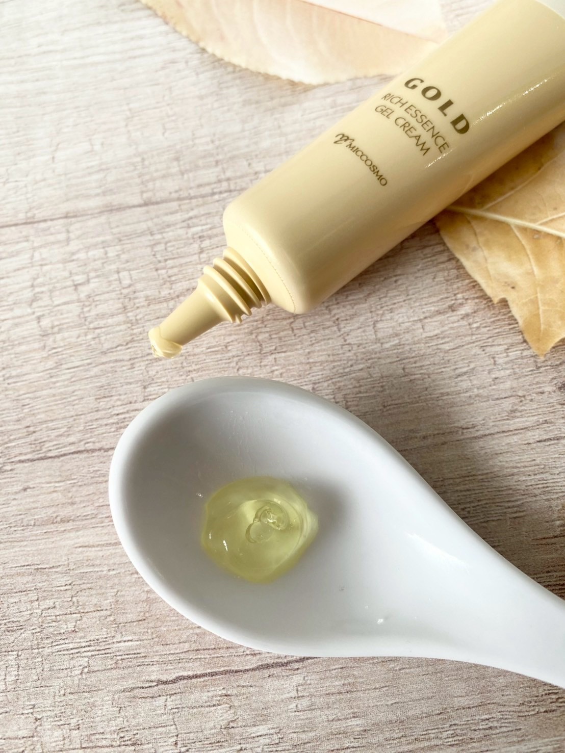 金のプラセンタ濃ハリもっちりーな/ホワイトラベル/アイケア・アイクリームを使ったクチコミ（2枚目）