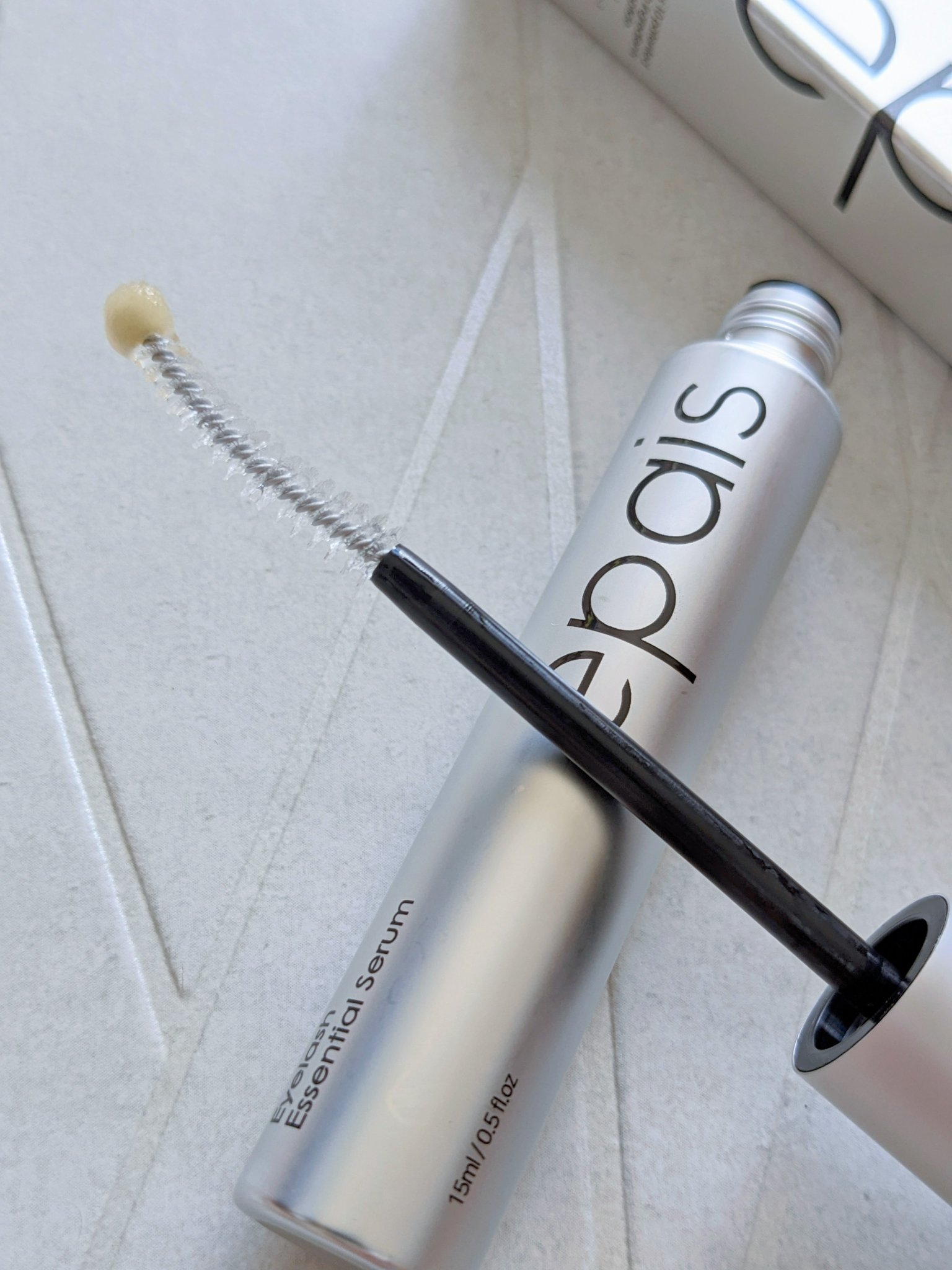 アイラッシュエッセンシャルセラム/epais/まつげ美容液を使ったクチコミ（3枚目）