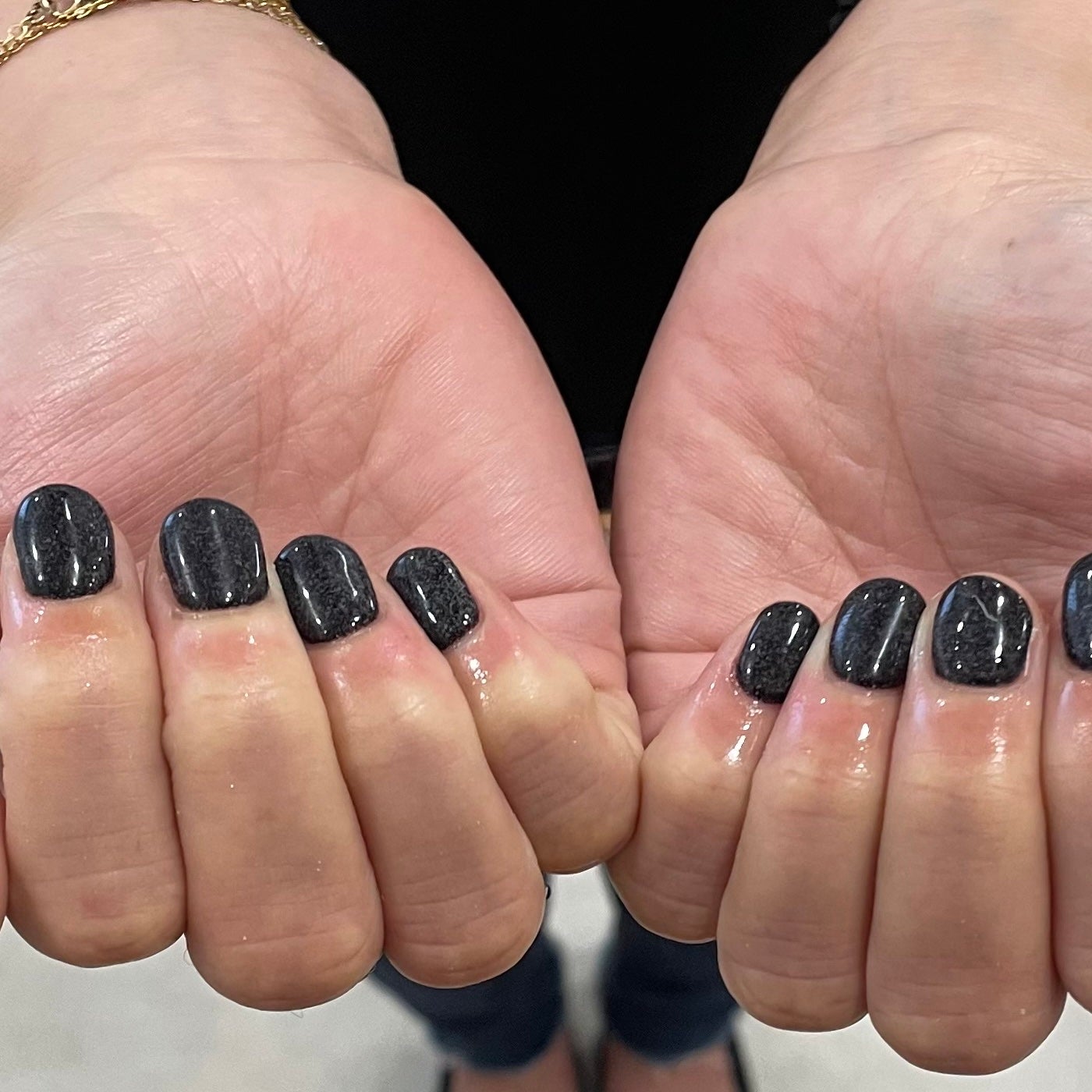 𐔌՞ . .՞ 𐦯 on LIPS 「🖤🎶いいね、保存嬉しいです🎶#ネイル#ジェルネイル#垢抜け#ネ..」(1枚目)