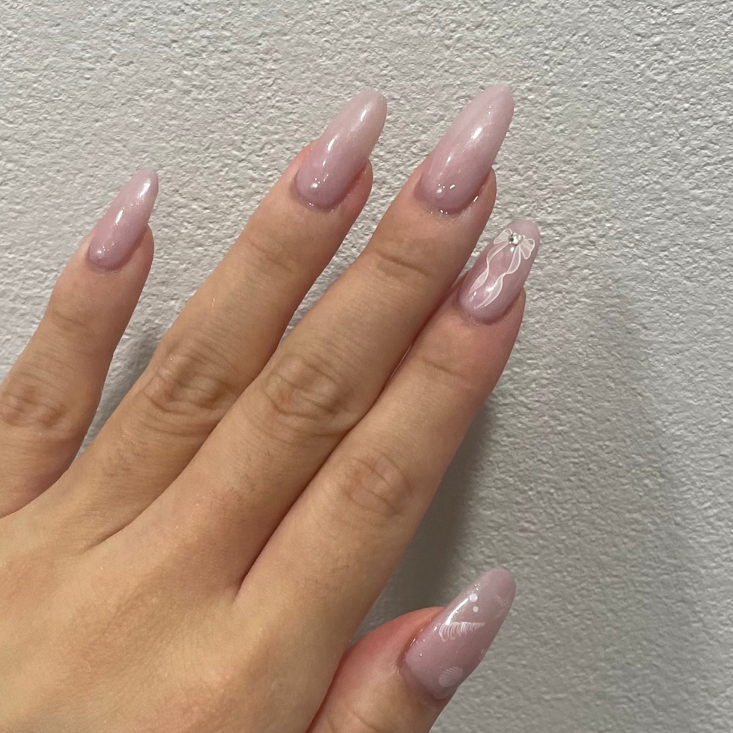 𐔌՞ . .՞ 𐦯 on LIPS 「.⋆𝜗𝜚いいね、保存嬉しいです🎶#ネイル#ジェルネイル#垢抜け..」(1枚目)