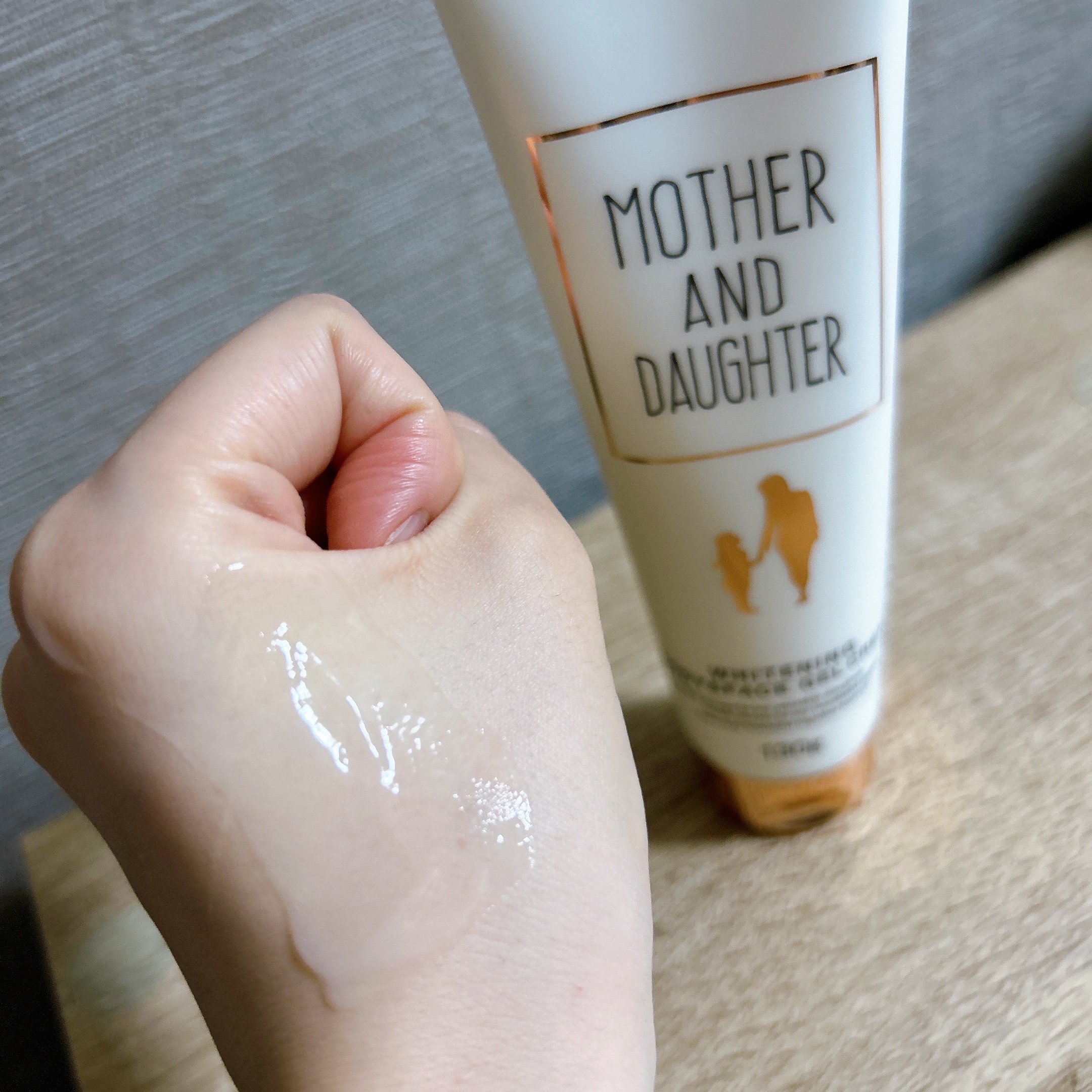 ホワイトニング ボディ&フェイスジェルクリーム【医薬部外品】/Mother&Daughter/フェイスクリームを使ったクチコミ（3枚目）