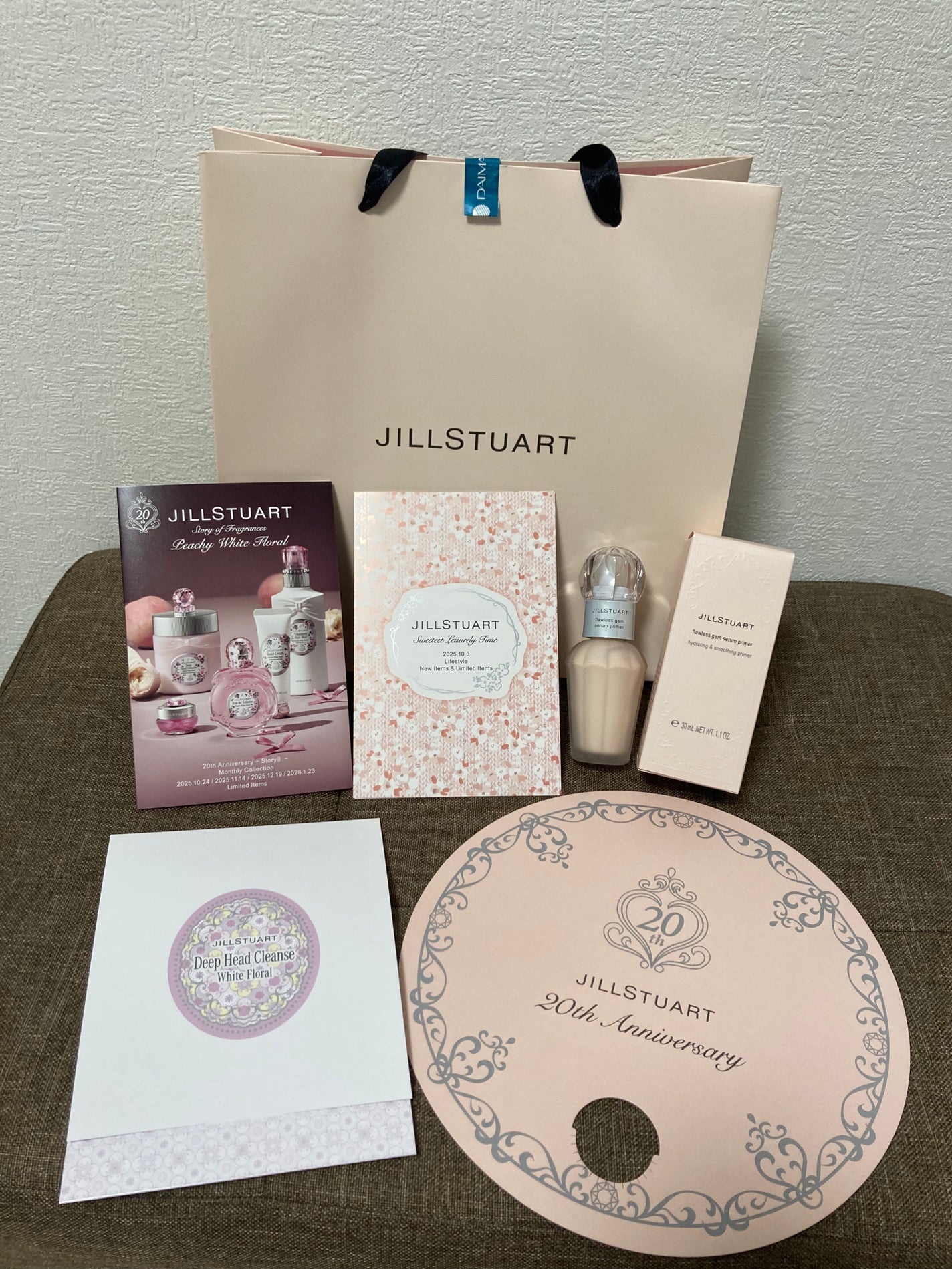 Saya on LIPS 「今日のメイク💄ˊ˗/今日は、朝からずっと雨☂️🌧️早起きして、..」(3枚目)