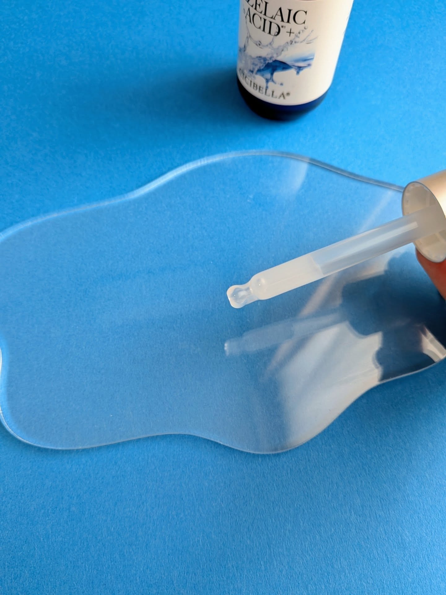 CICIBELLA プレミアムビューティーセラム AZELAIC ACID＋のクチコミ「自分の肌に使う美容液は成分で選びたい！
cicibellaプレミアムビューティーセラムのAZE.....」（3枚目）