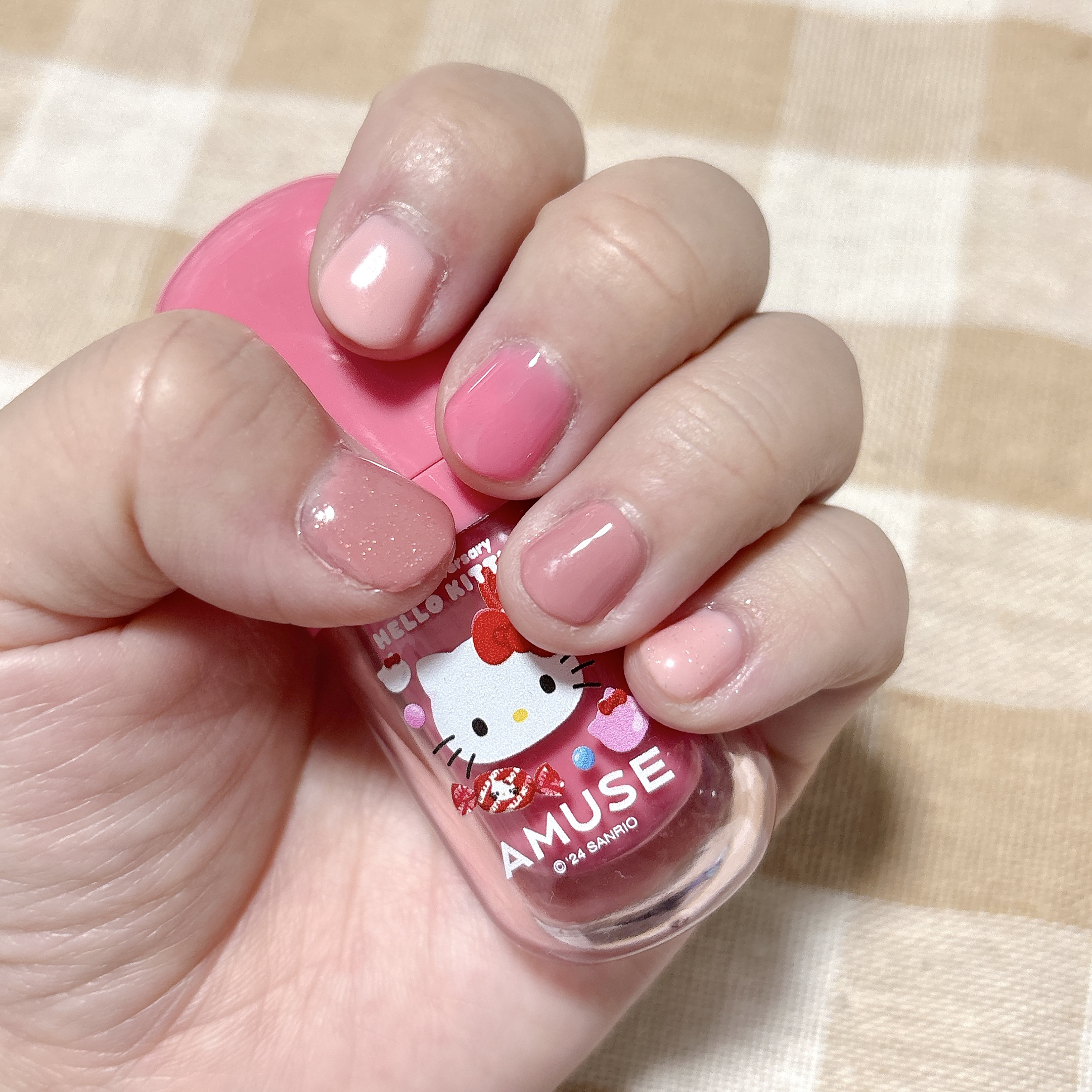 ネイル記録💅

ピンク３色使いました🩷
親指と小指はラメ(シアーピンク)を重ねました💞

#セルフネイル #セルフジェルネイル #ジェルネイル #100均 #セリア 