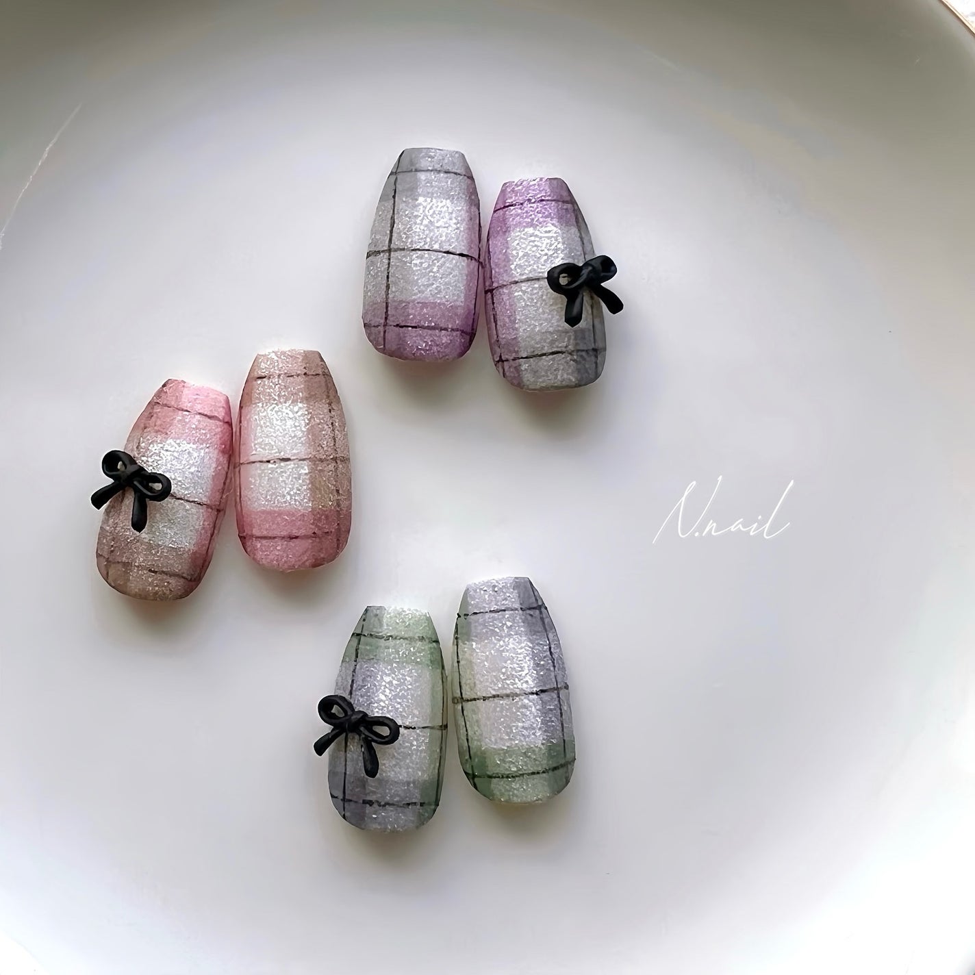 naomi on LIPS 「チェック🍂#チェックネイル#リボンネイル#秋ネイル#秋ネ..」(1枚目)