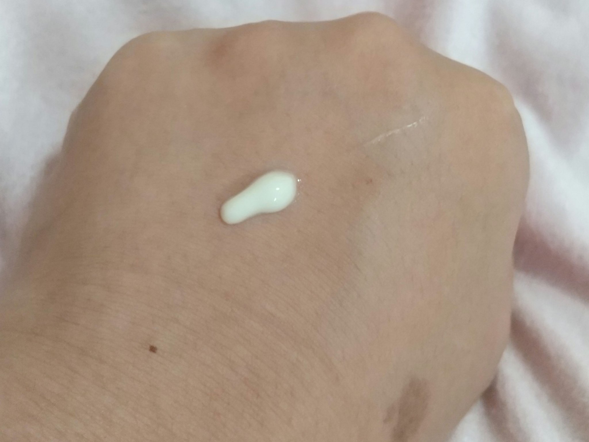 紫外線予報 紫外線予報 さらさらUVジェルFのクチコミ「【使った商品】紫外線予報 さらさらUVジェルF
【商品の特徴】日焼け止め
【使用感】ジェル
【.....」（3枚目）