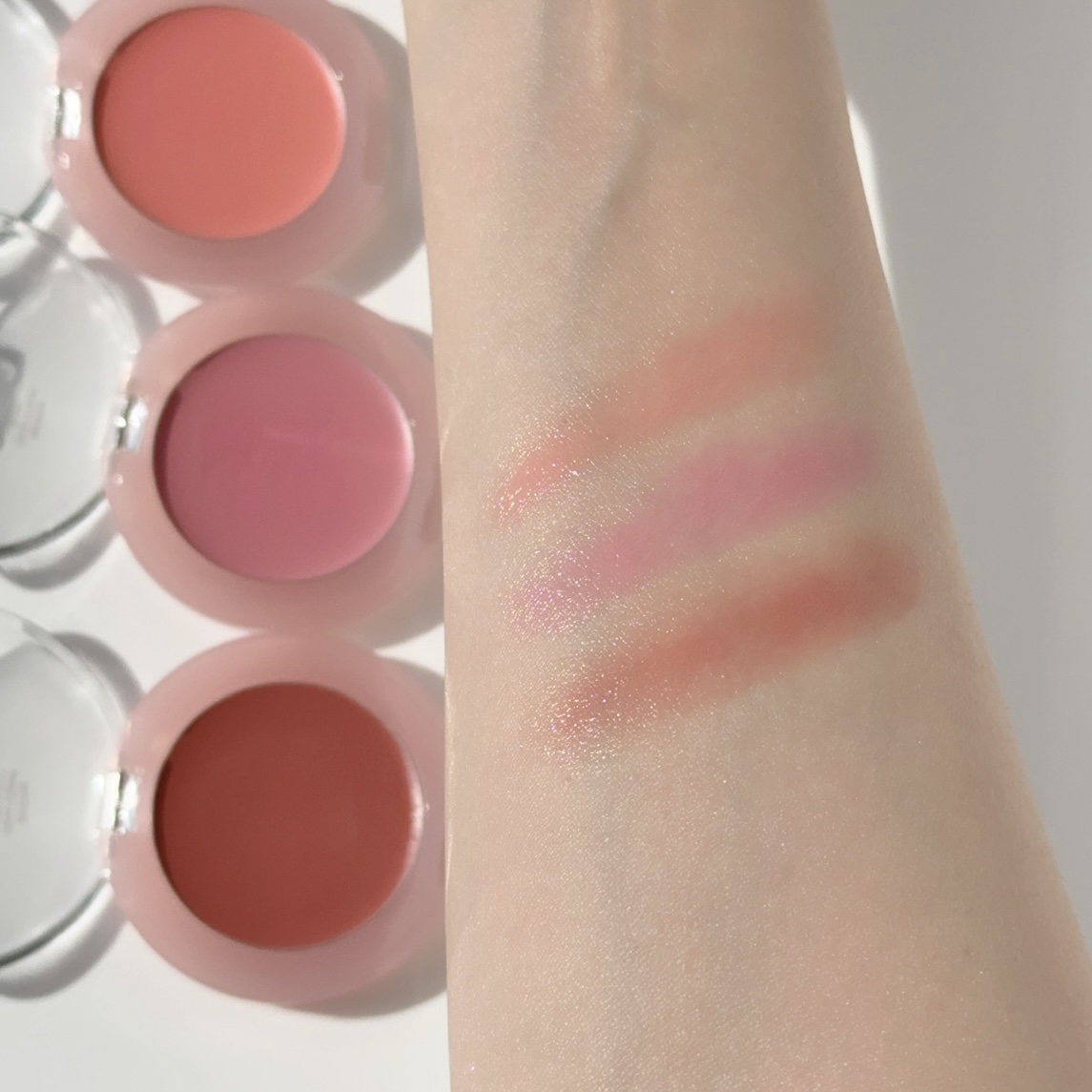 hana by hince メルティンググロウチークバームのクチコミ「
hana by hince
メルティンググロウチークバーム


コンビニコスメこと、
han.....」（3枚目）