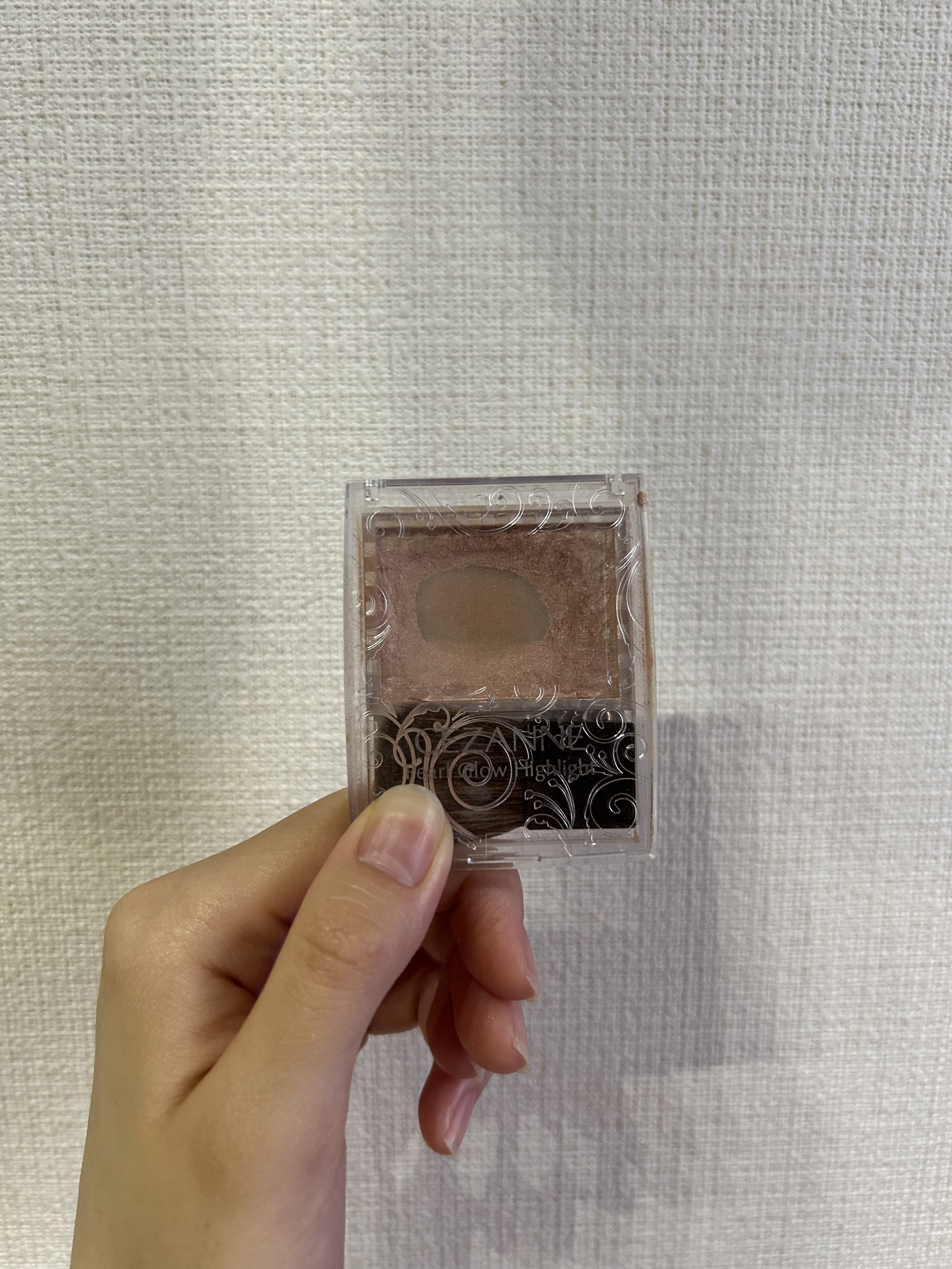 パールグロウハイライト 02 ロゼベージュ/CEZANNE/パウダーハイライトを使ったクチコミ（1枚目）