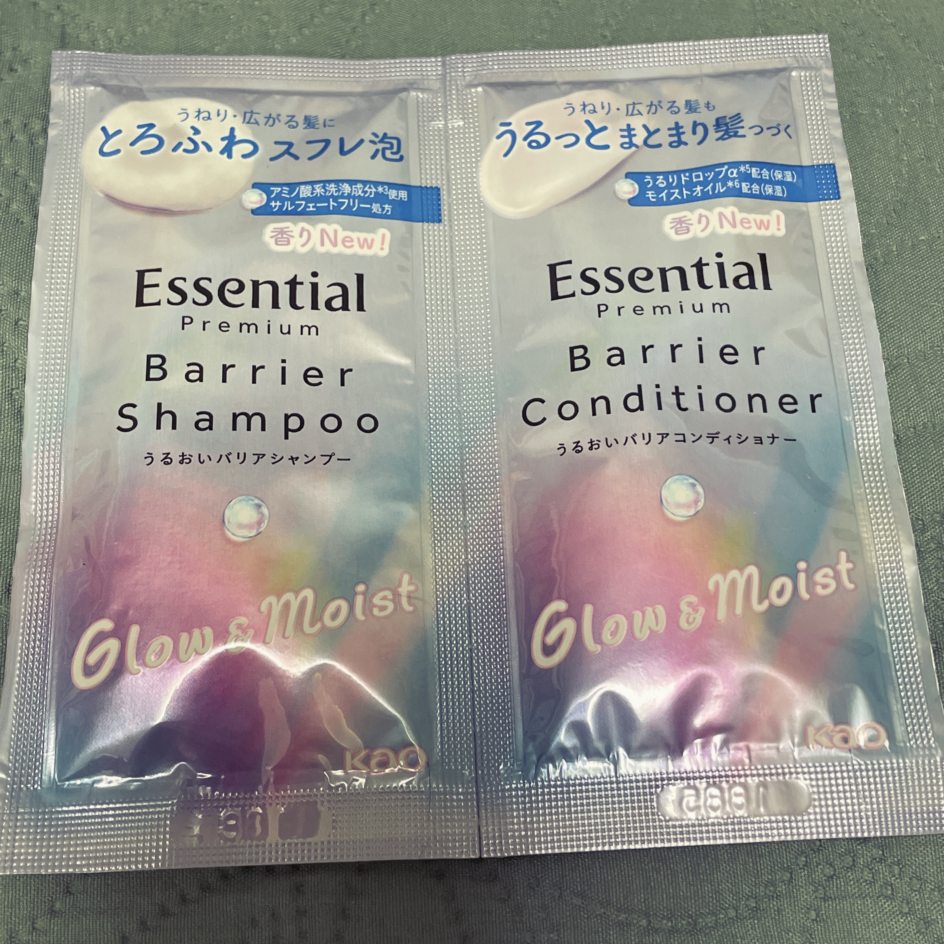 エッセンシャル
うねり&広がる髪向け
お試し🫧

広がる硬い髪に使用

ホワイトピーチ&ムスクの香りで
心地良いシャンプータイムに✨
ピーチだからか若干若向けな香りな気がします。

シャンプーはノンシリコンタイプなので
洗い流すときしみま