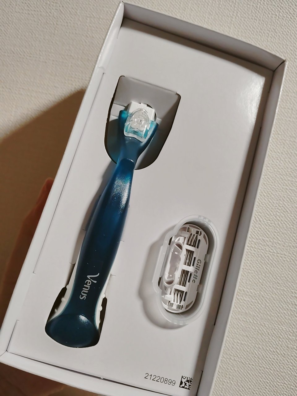 ヴィーナスすべすべ肌ホルダー/Gillette Venus/シェーバーを使ったクチコミ（3枚目）