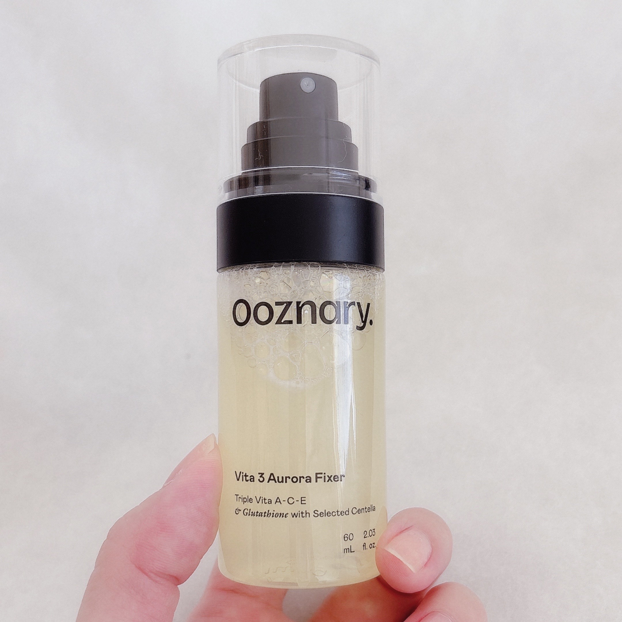 メイク崩れたくないならこれ…🥺
ビタミン配合のフィクサートナー…シュッとするだけで仕上がりずっとキープ。乾燥も防げてツヤ肌まで叶うの優秀すぎです🫶🏼

ビタ3オーロラフィクサートナーの推しポイント
・化粧水＋メイクキープミストの2WA