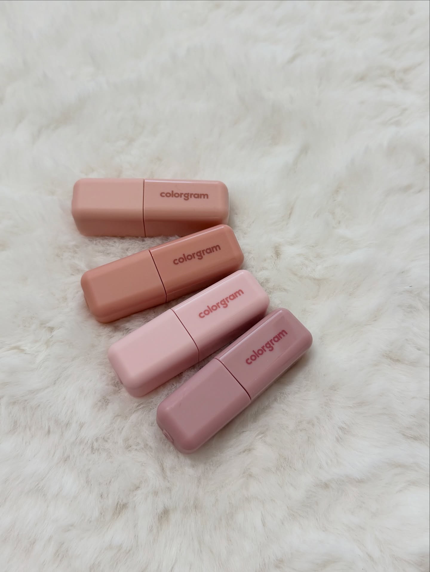 カラーグラム ヌーディーブラーティント/Colorgram/リップティントを使ったクチコミ（3枚目）