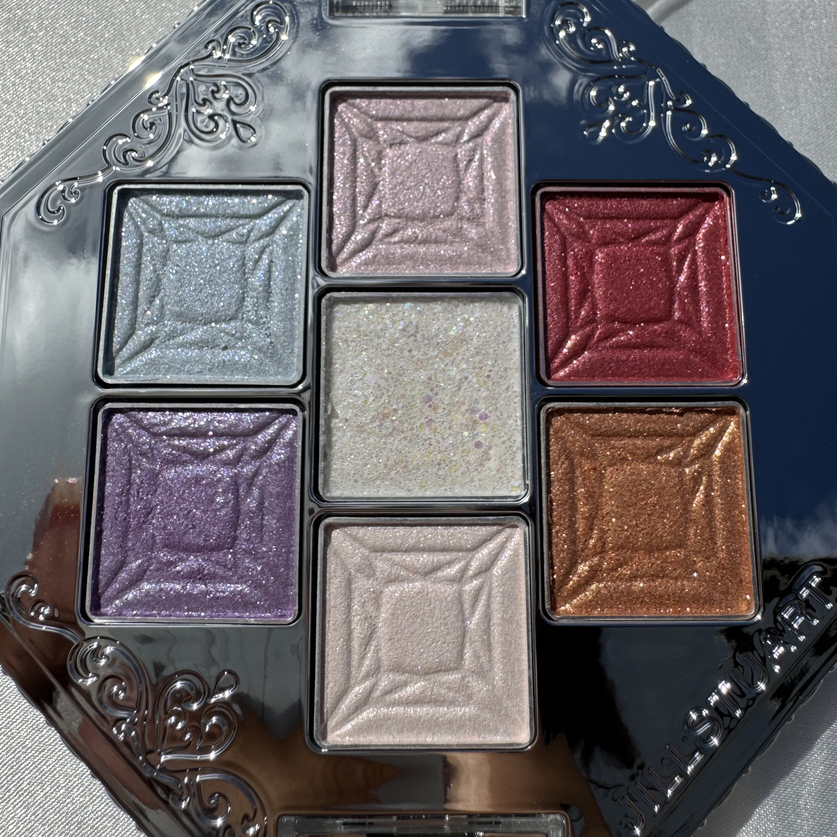 ジルスチュアート  20th アニバーサリー ジュエルカラーコンパクト/JILL STUART/アイシャドウパレットを使ったクチコミ（1枚目）