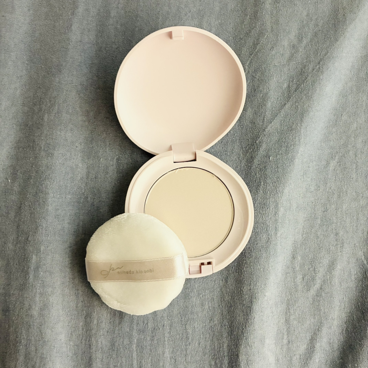 サナ　素肌記念日 スキンケアパウダー N/素肌記念日/プレストパウダーを使ったクチコミ（1枚目）