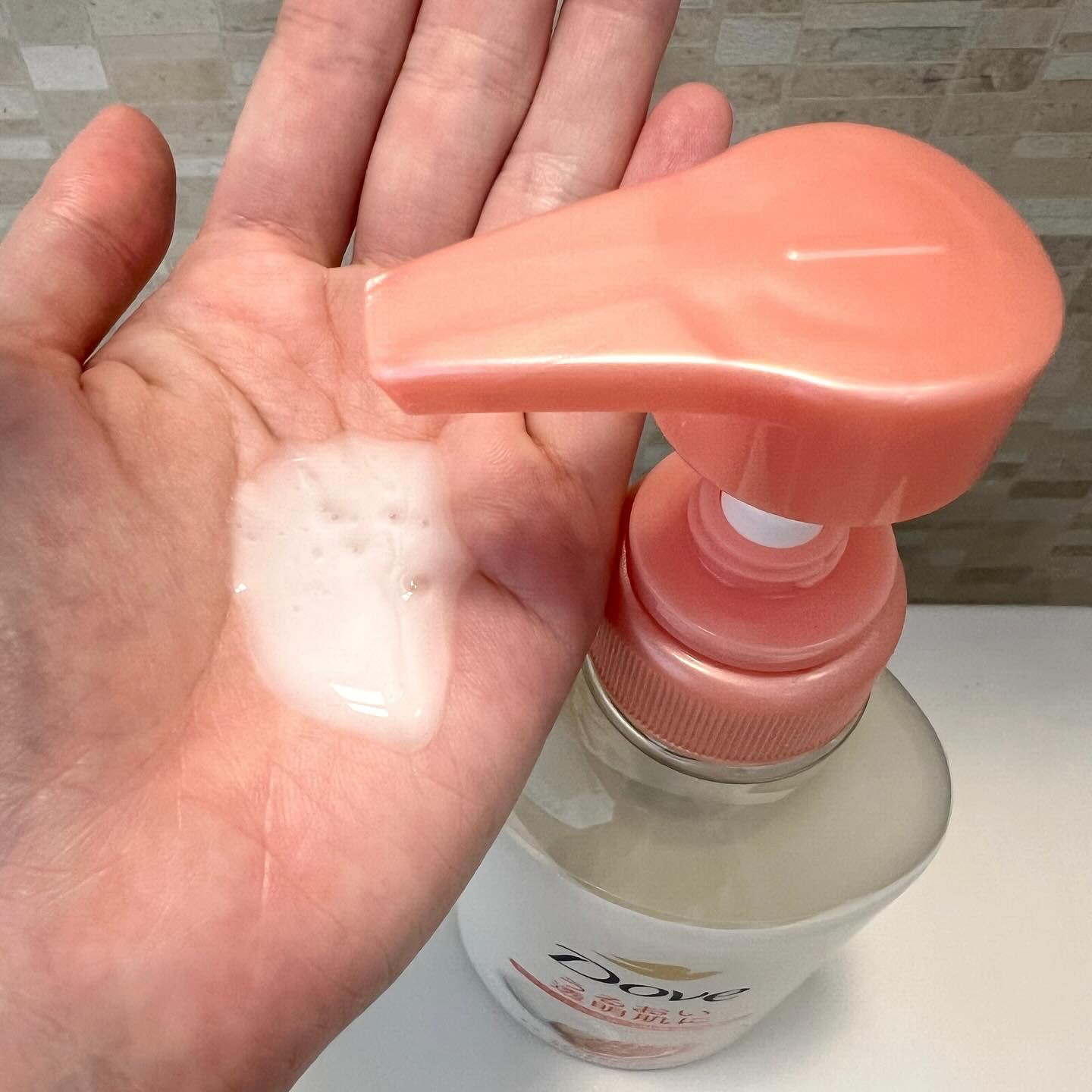 ダヴ ふわとろクリーミースクラブ ザクロ＆シアバター/ダヴ/ボディスクラブを使ったクチコミ（2枚目）