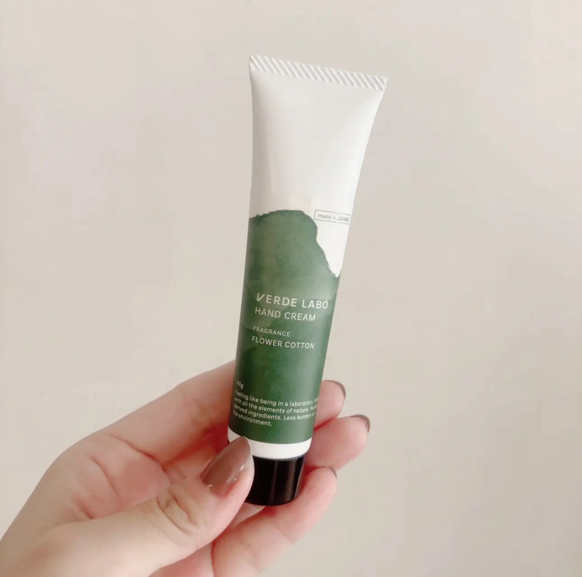 アクタスオリジナルシリーズ「VERDE LABO」
ハンドクリーム

このハンドクリームの香りが好きすぎでリピートしてます。ACTUSに売ってます。
同じシリーズのハンドソープもおすすめです✨
これからの季節、ギフトにも〇

4種類の植物バ