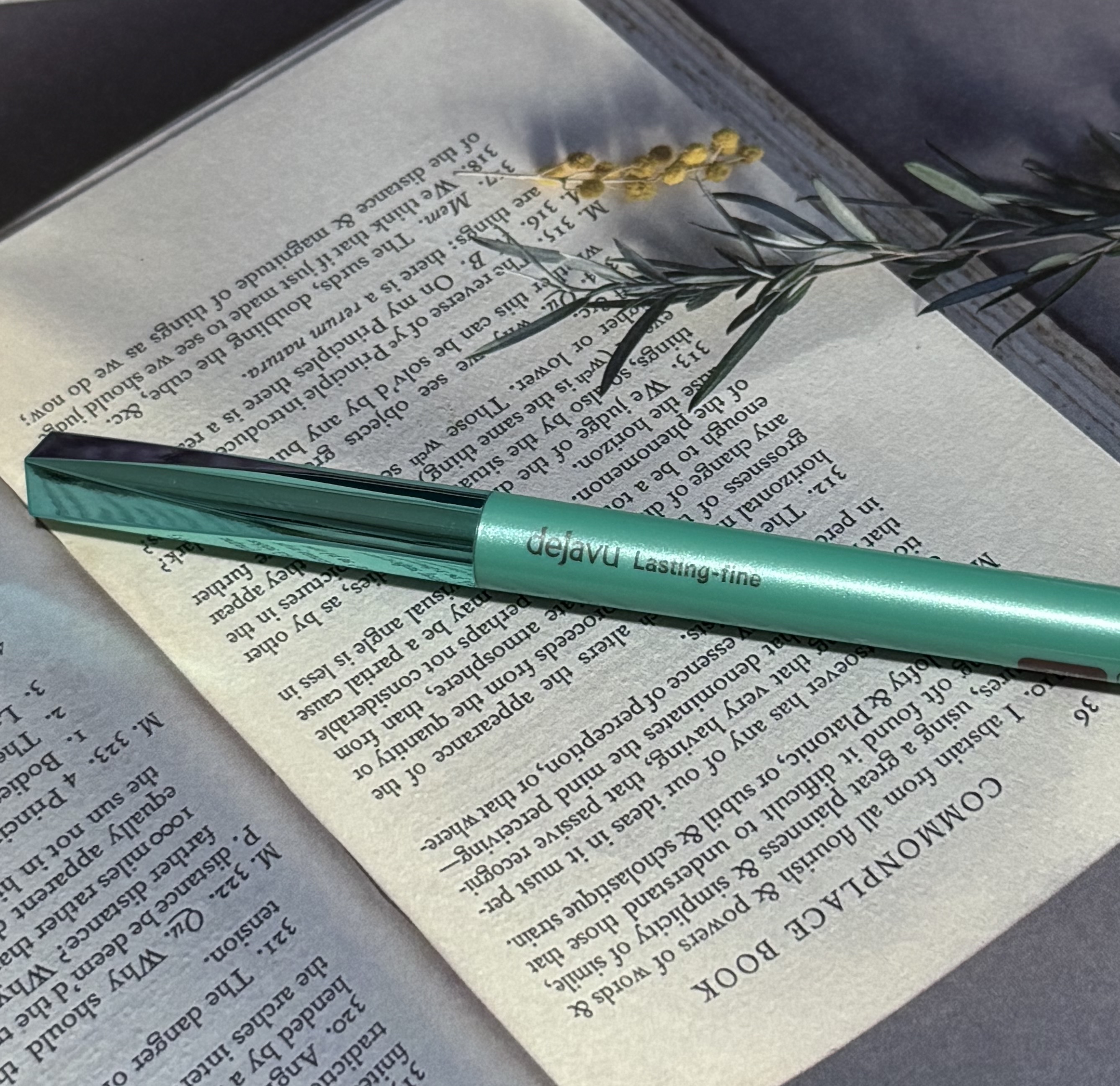 「密着アイライナー」クリームペンシル/デジャヴュ/ペンシルアイライナーを使ったクチコミ（1枚目）