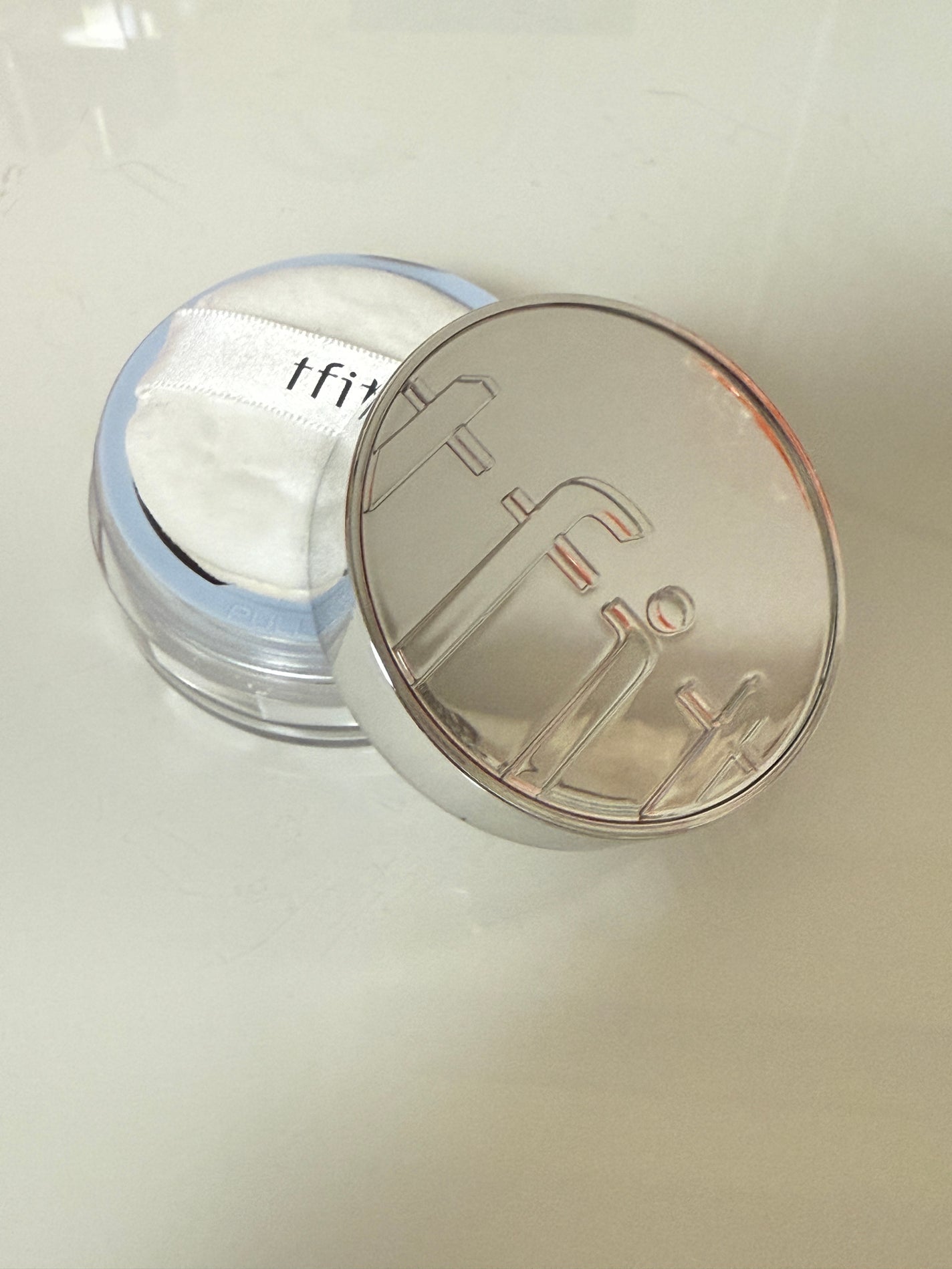 トランスルーセントセットエッセンシャルパウダー/TFIT/ルースパウダーを使ったクチコミ(3枚目)