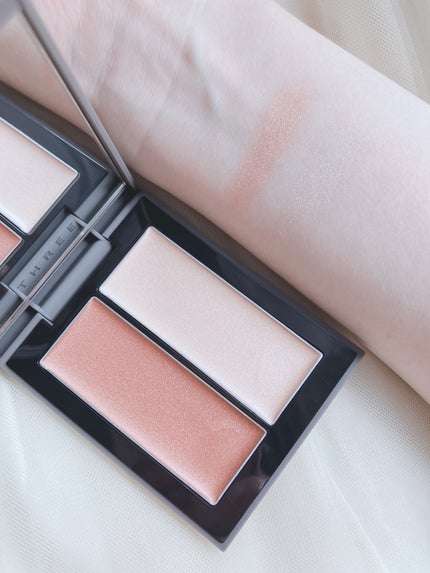 THREE シマリング グロー デュオ R/THREE/クリームハイライトを使ったクチコミ(2枚目)