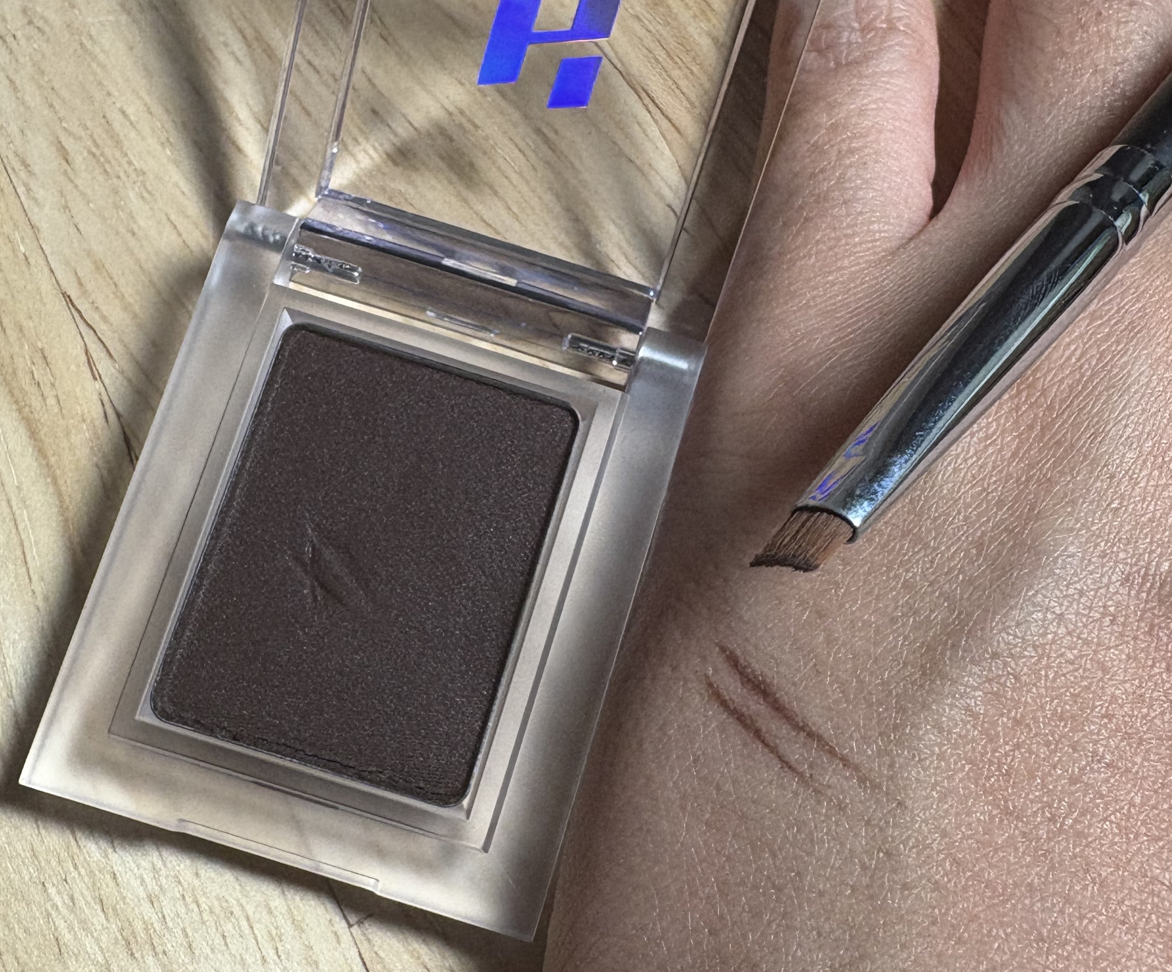 Ancci brush ANC157のクチコミ「HOLIKA HOLIKA　
マイフェイブピースアイシャドウ

粘膜ラインが綺麗に引けるジェル.....」（2枚目）