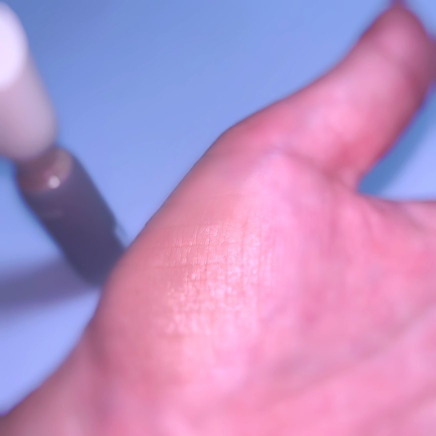 デイリームードマットリキッド/nuegray/リップグロスを使ったクチコミ（2枚目）