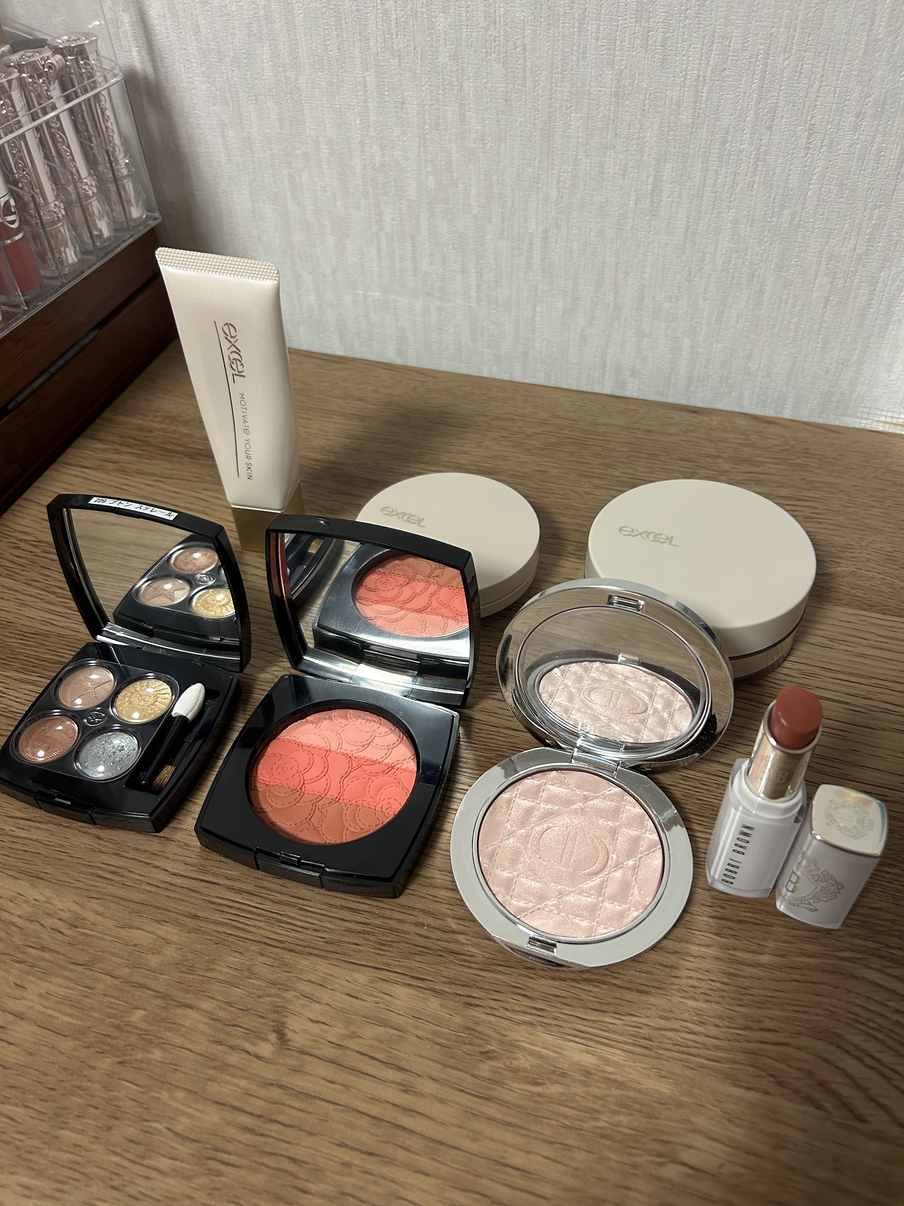 エクストラ カラー シャイン 681 ヌードペタル/BOBBI BROWN/口紅を使ったクチコミ（2枚目）