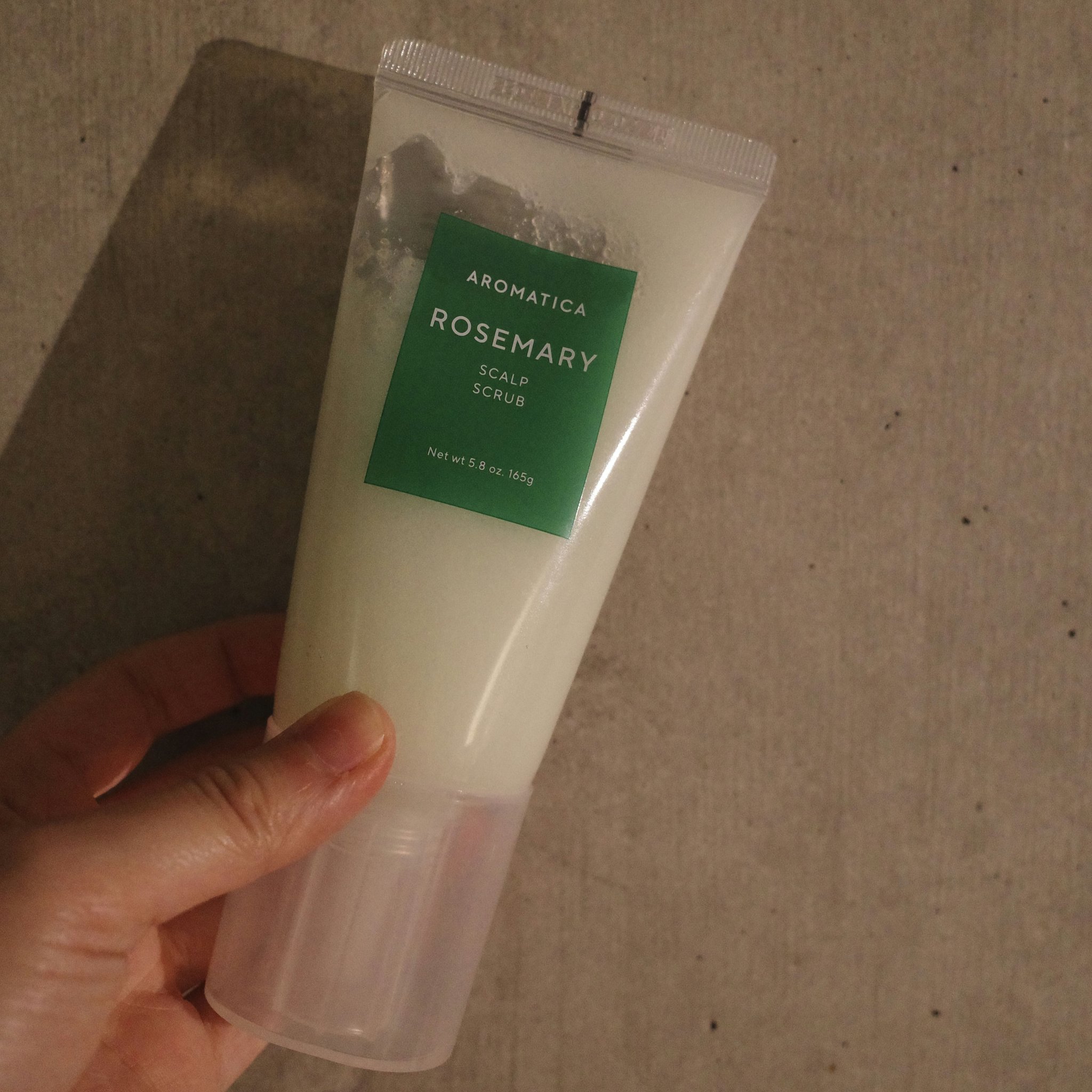 ローズマリー スカルプ スクラブ/AROMATICA/ヘッドスクラブを使ったクチコミ（1枚目）