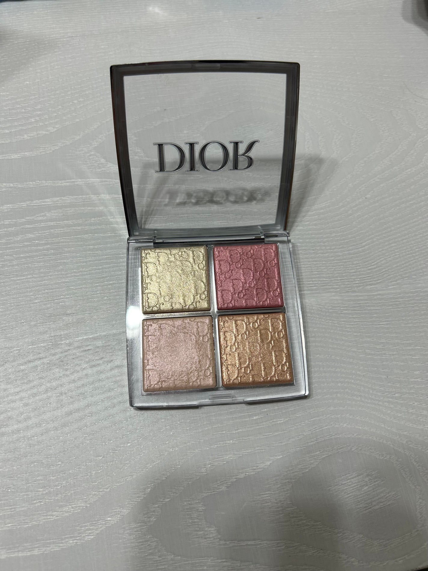 ディオール バックステージ フェイス グロウ パレット/Dior/ハイライトを使ったクチコミ(2枚目)