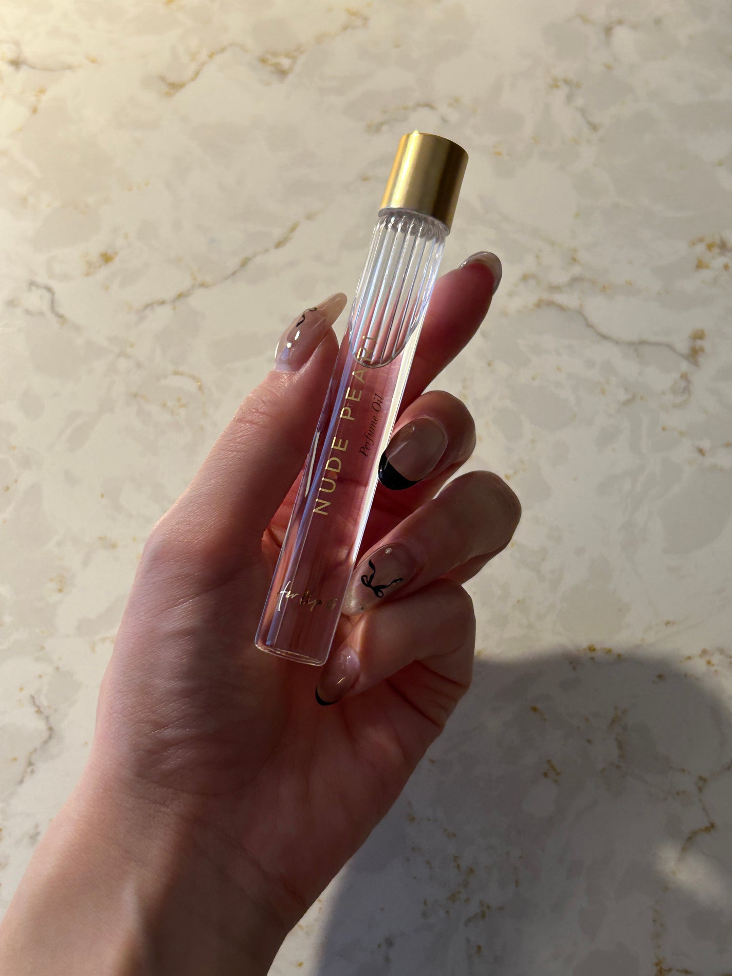 ロールオンパフュームオイル ヌードパール/Her lip to BEAUTY/香水(レディース)を使ったクチコミ(2枚目)