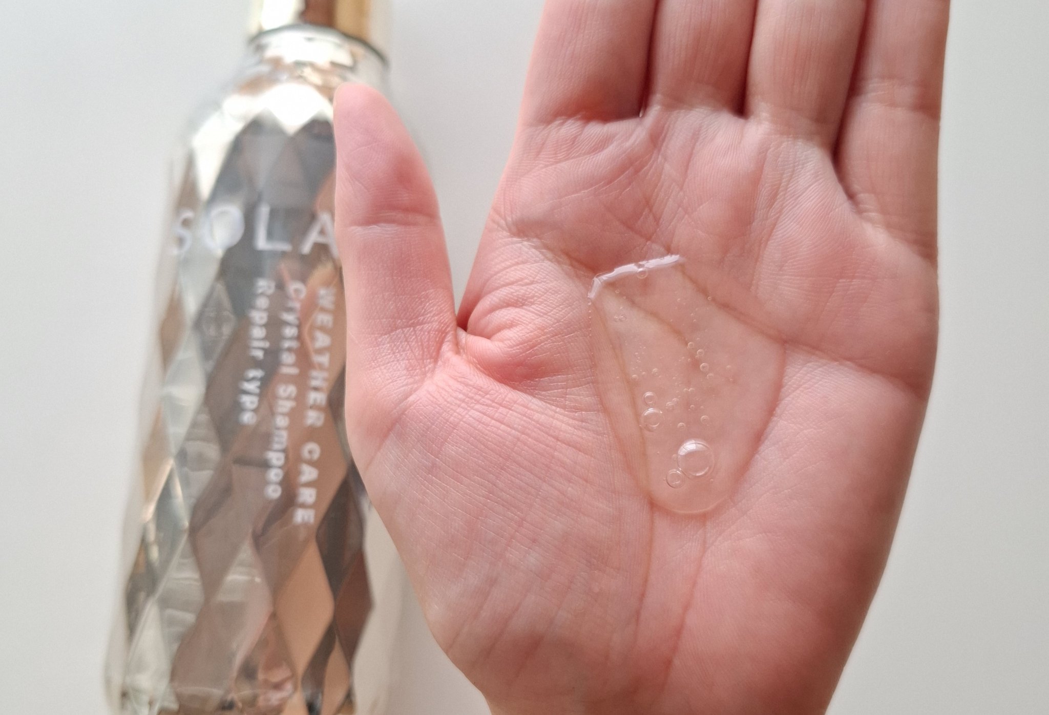 SOLA WEATHER CARE ソラ ウェザーケア クリスタル シャンプー/ヘアトリートメント リペアタイプのクチコミ「晴れても雨でも『輝く晴れツヤ髪へ』

天候による髪悩みに着目した【ウェザーケア処方】がPOIN.....」（2枚目）