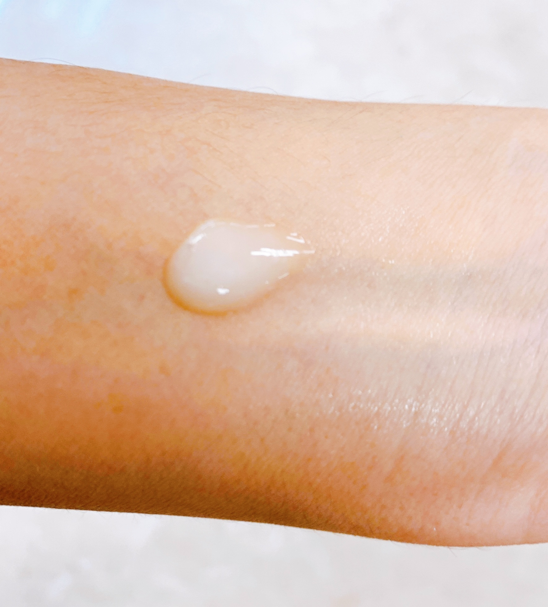 ヨル スキン オーバーナイトセラム モイスト/YOLU/美容液を使ったクチコミ（2枚目）