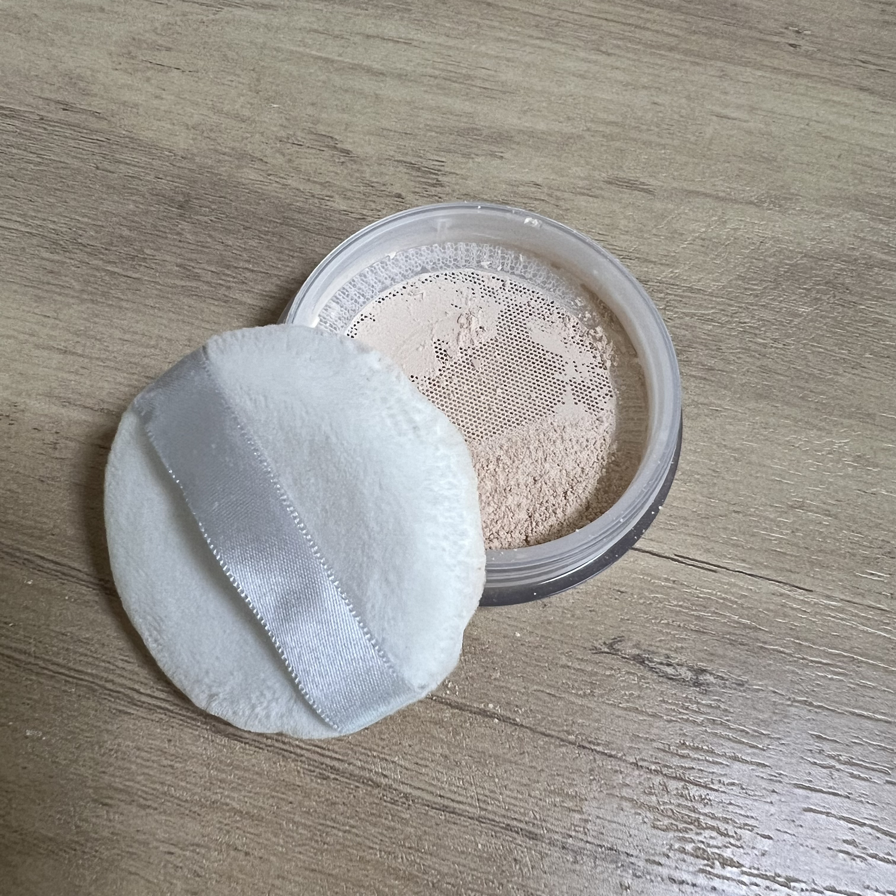 さらさらロングキープパウダー/プリマヴィスタ/ルースパウダーを使ったクチコミ（2枚目）