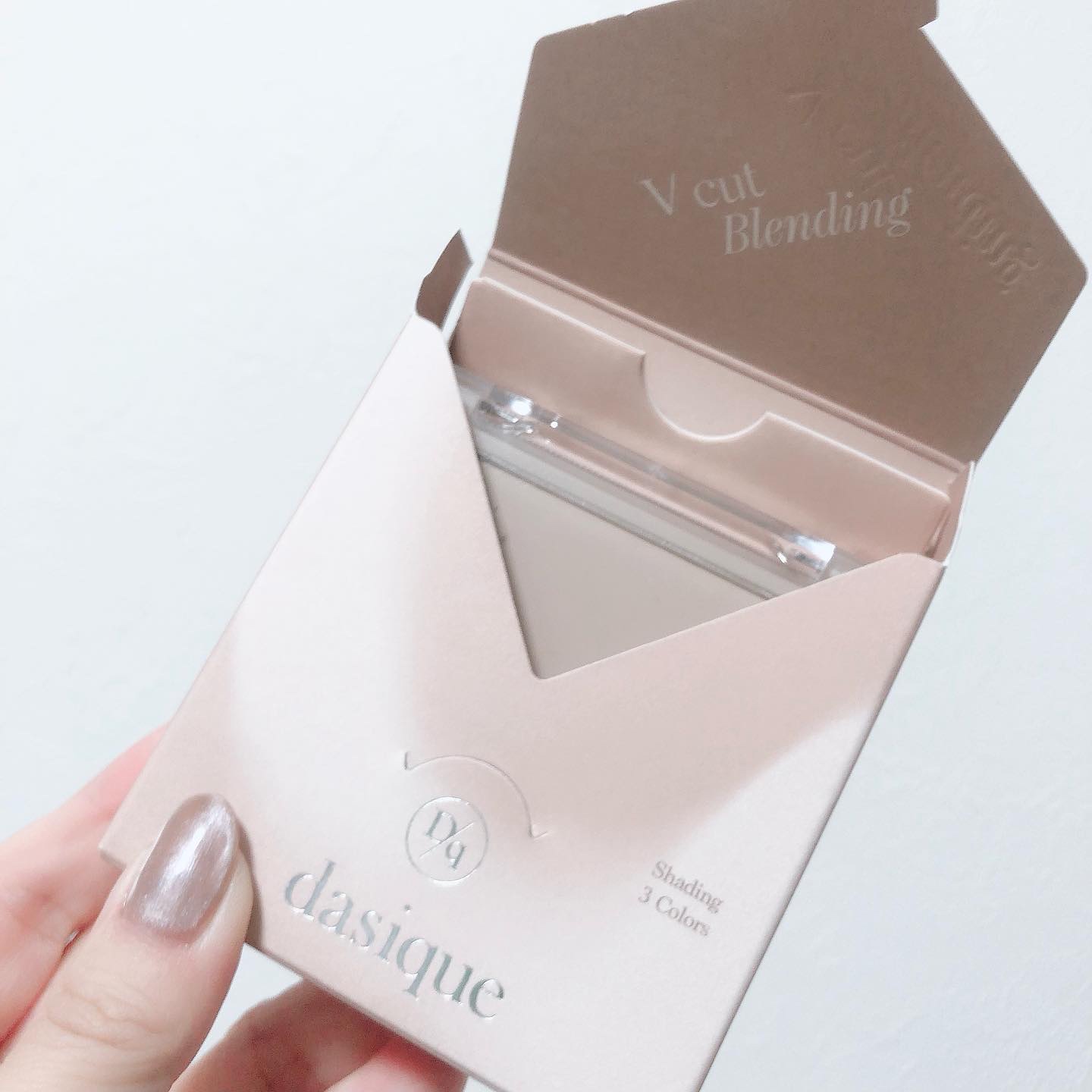 Vカットブレンディングシェーディング/dasique/シェーディングを使ったクチコミ（2枚目）