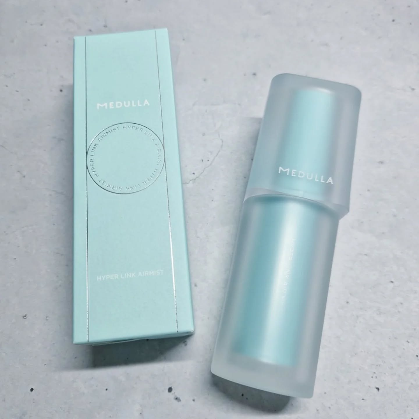 【提供】MEDULLA メデュラ
ハイパーリンクエアミスト

タオルドライしてドライヤーする前に使うと乾いたあと毛先のパサつきが減った気がするのと、朝寝癖直し代わりに使うと髪を結び直すたびに良い香りがして、自然なツヤも出た気がする！

ボト