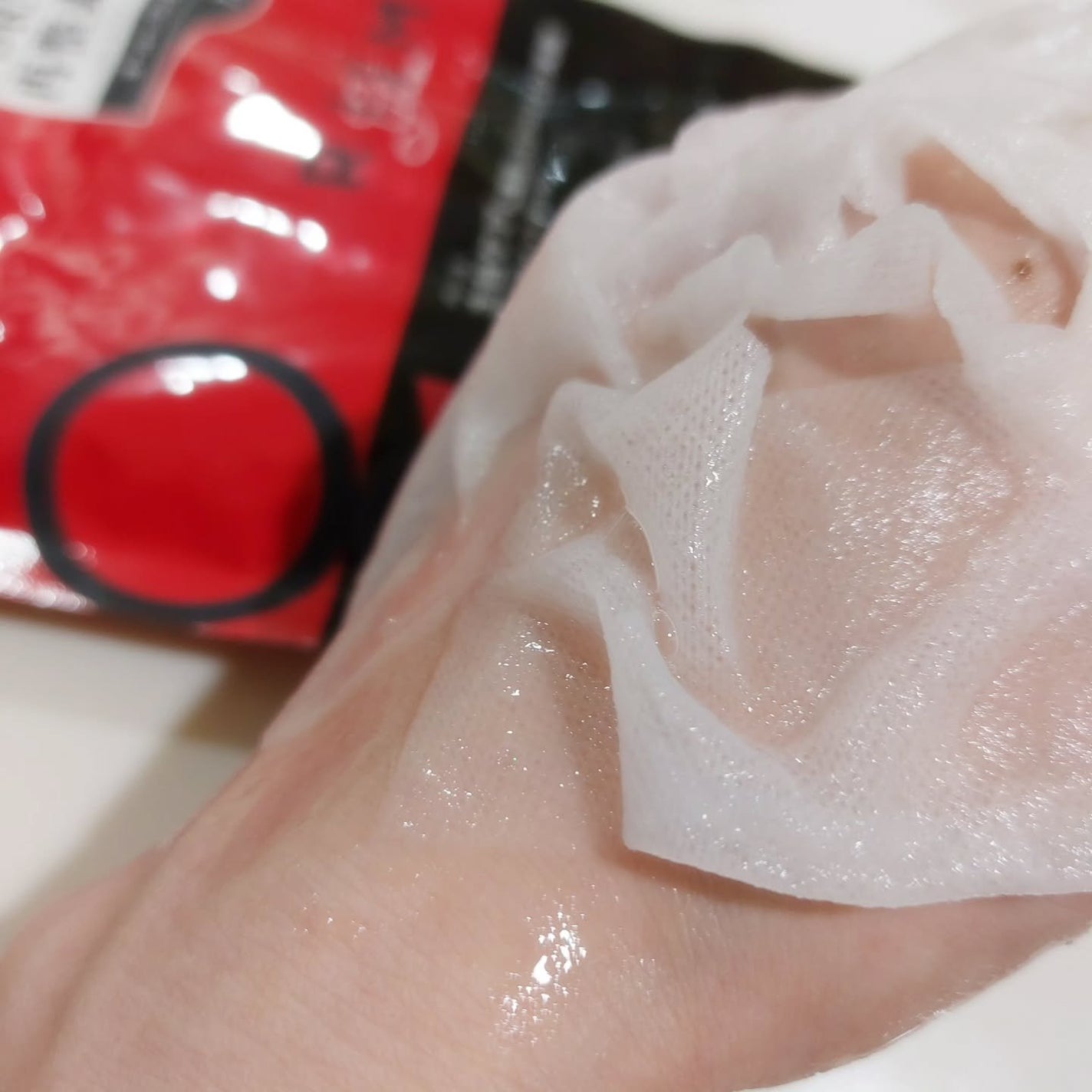 暁子 on LIPS 「10月1日(水)一般発売。とろみ美容液がたっぷり!エイジングケ..」(5枚目)