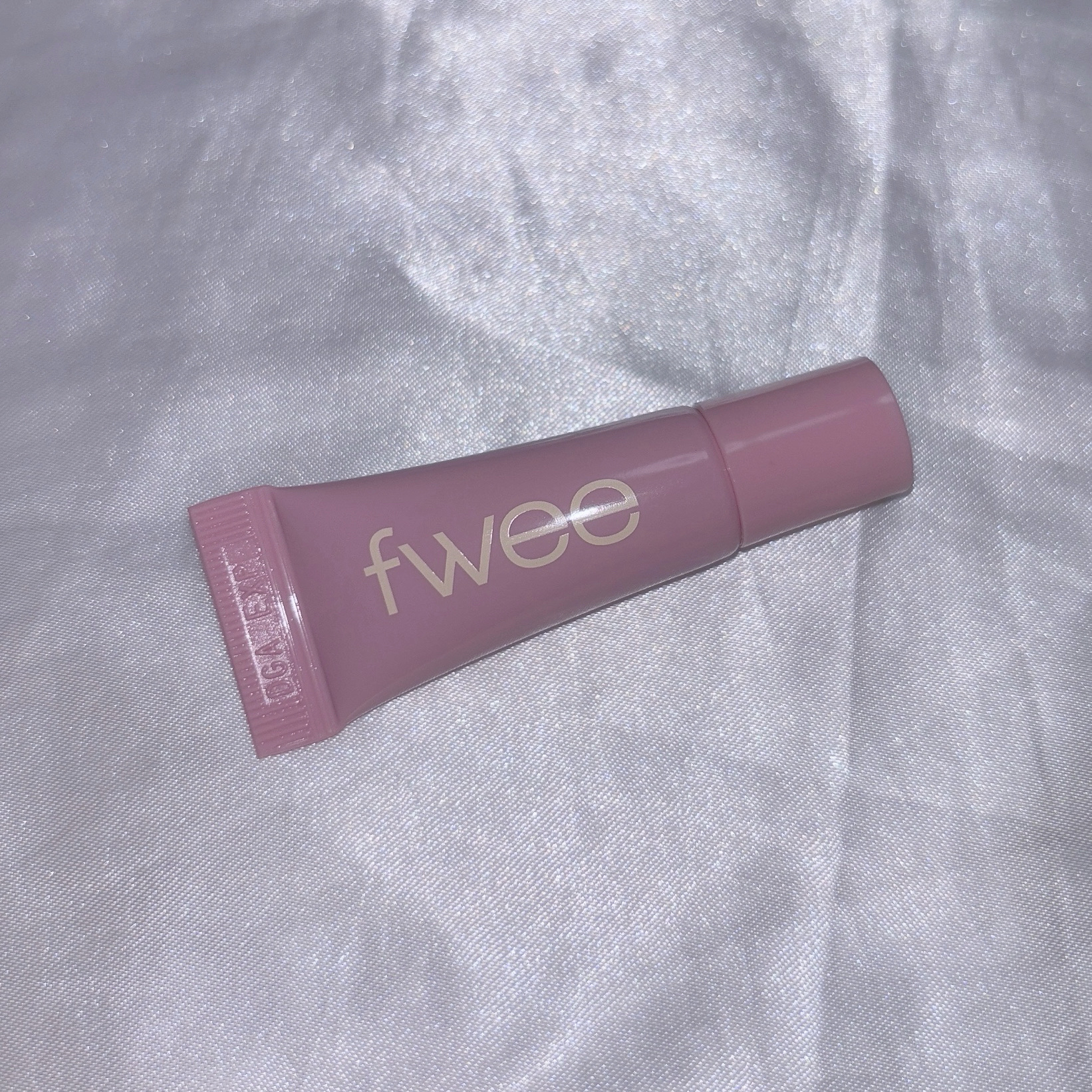 フィー 3Dボリューミングティント 03 ウィデューアウト/fwee/リップティントを使ったクチコミ（3枚目）