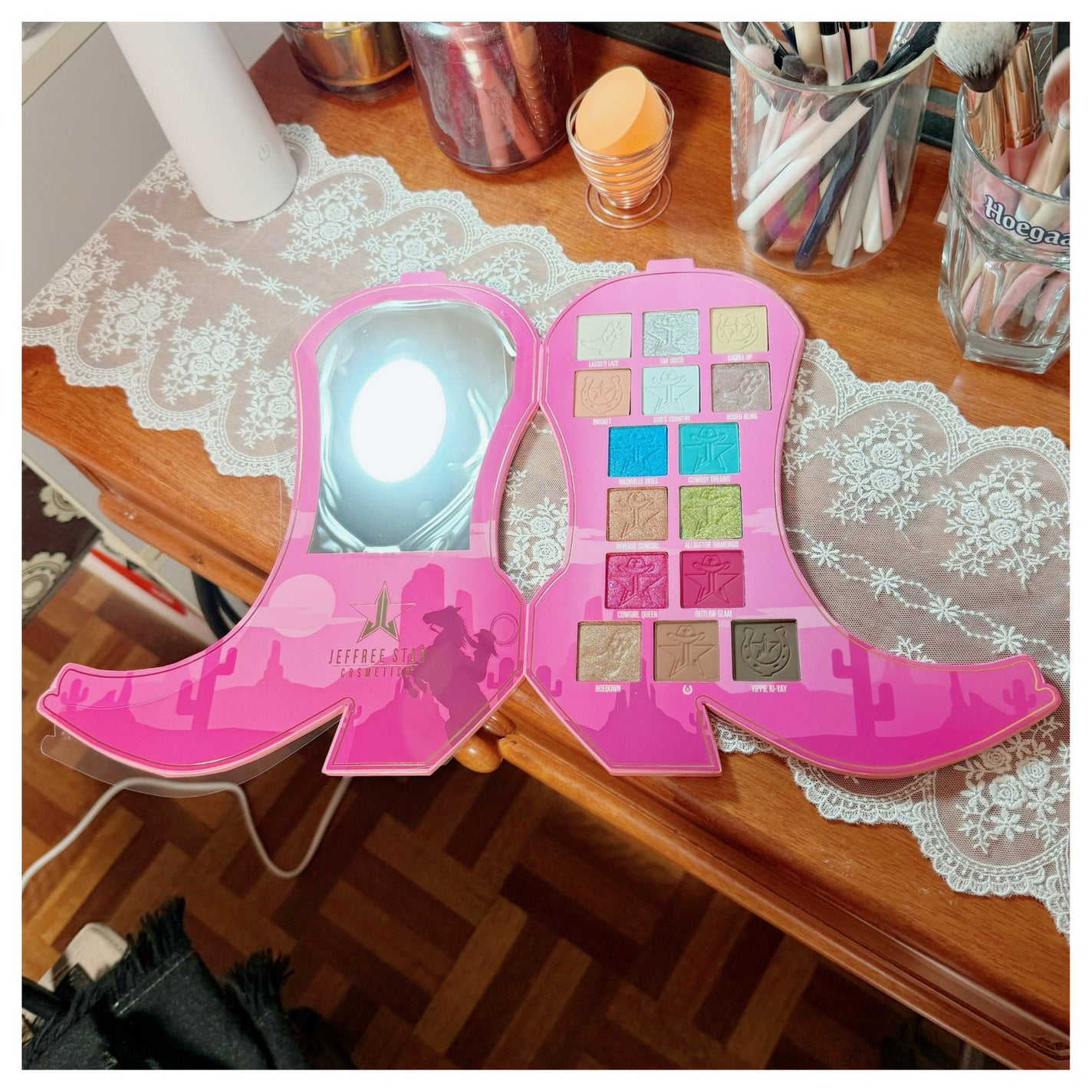 Cowgirl Queen Artistry Palette/Jeffree Star Cosmetics/アイシャドウパレットを使ったクチコミ(4枚目)