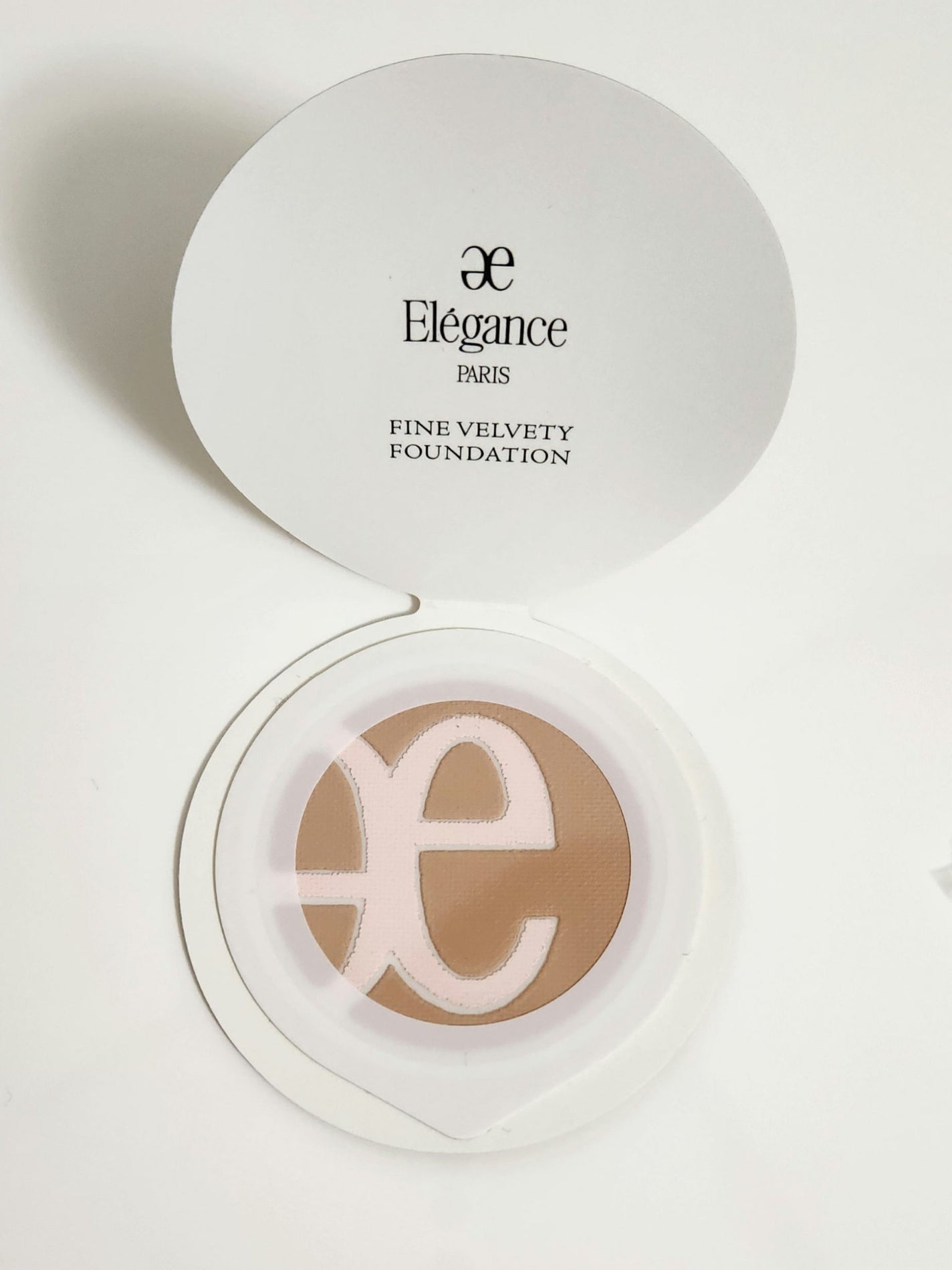 リファイン ヴェルヴェティ ファンデーション/Elégance/パウダーファンデーションを使ったクチコミ(2枚目)