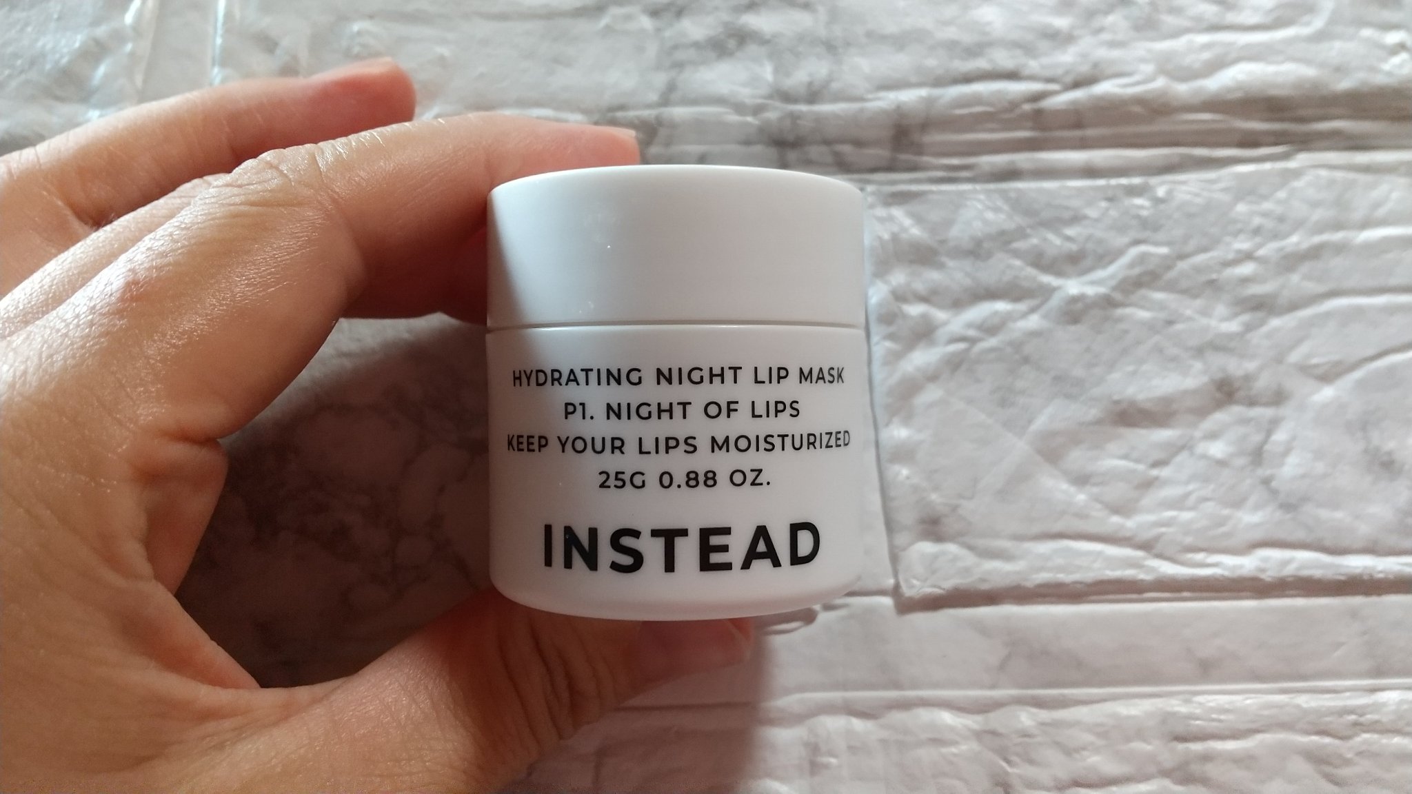 ハイドレーティング ナイト リップ マスク/INSTEAD/リップバームを使ったクチコミ（1枚目）